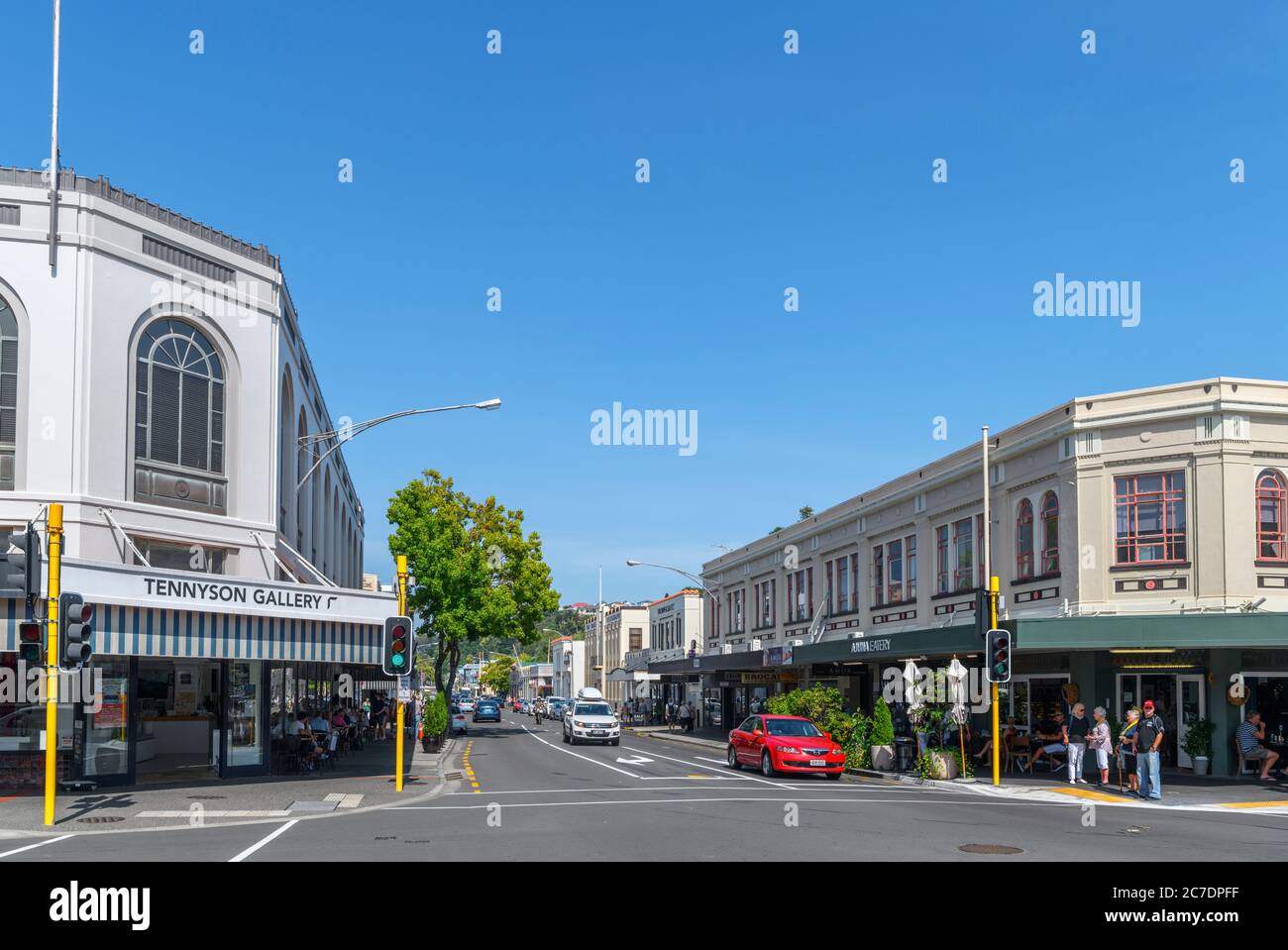 Geschäfte und Galerien auf der Tennyson Street im Art Deco-Viertel der Innenstadt von Napier, North Island, Neuseeland Stockfoto