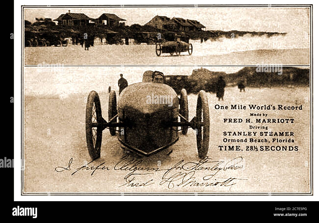 Ein signiertes gedrucktes Foto von Fred H Marriott, (1872-1956) amerikanischer Rennfahrer, der einen 1 Meile Welt Dampfland Geschwindigkeitsrekord in seinem Stanley Steamer (alias. Stanley Rocket & Stanley Land Speed Record Car), am Ormond Beach, (dem nördlichen Nachbarn von Daytona Beach, Florida. Am 26. Januar 1906 gewann Fred Marriott, ein Mitarbeiter der Stanley Motor Company die Dewar Trophy im Jahr 1906 und stellte den Rekord für die schnellste Meile bei 28.2 Sekunden. Oder 127.66 Meilen pro Stunde (204 km/h). Stockfoto