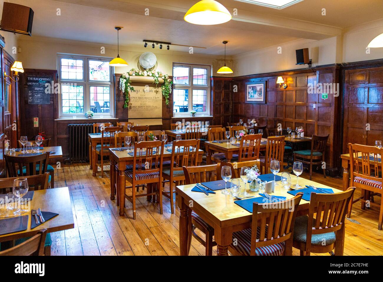 Interieur des Blacksmith's Arms Pub in Rotherhithe, London, Großbritannien Stockfoto
