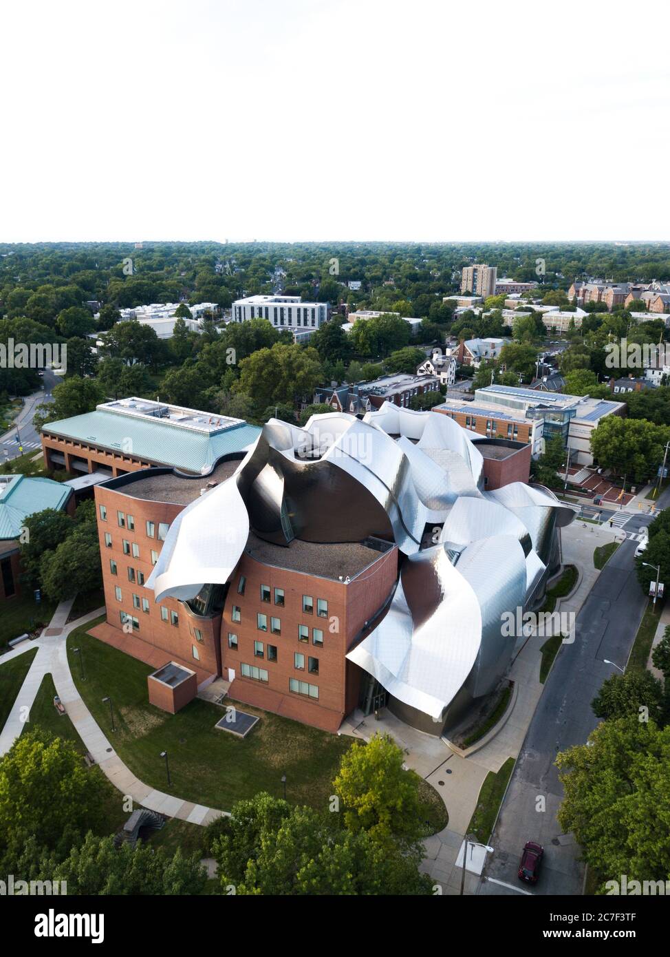 Peter Lewis Gebäude in University Circle Cleveland Ohio Drohne erschossen Stockfoto