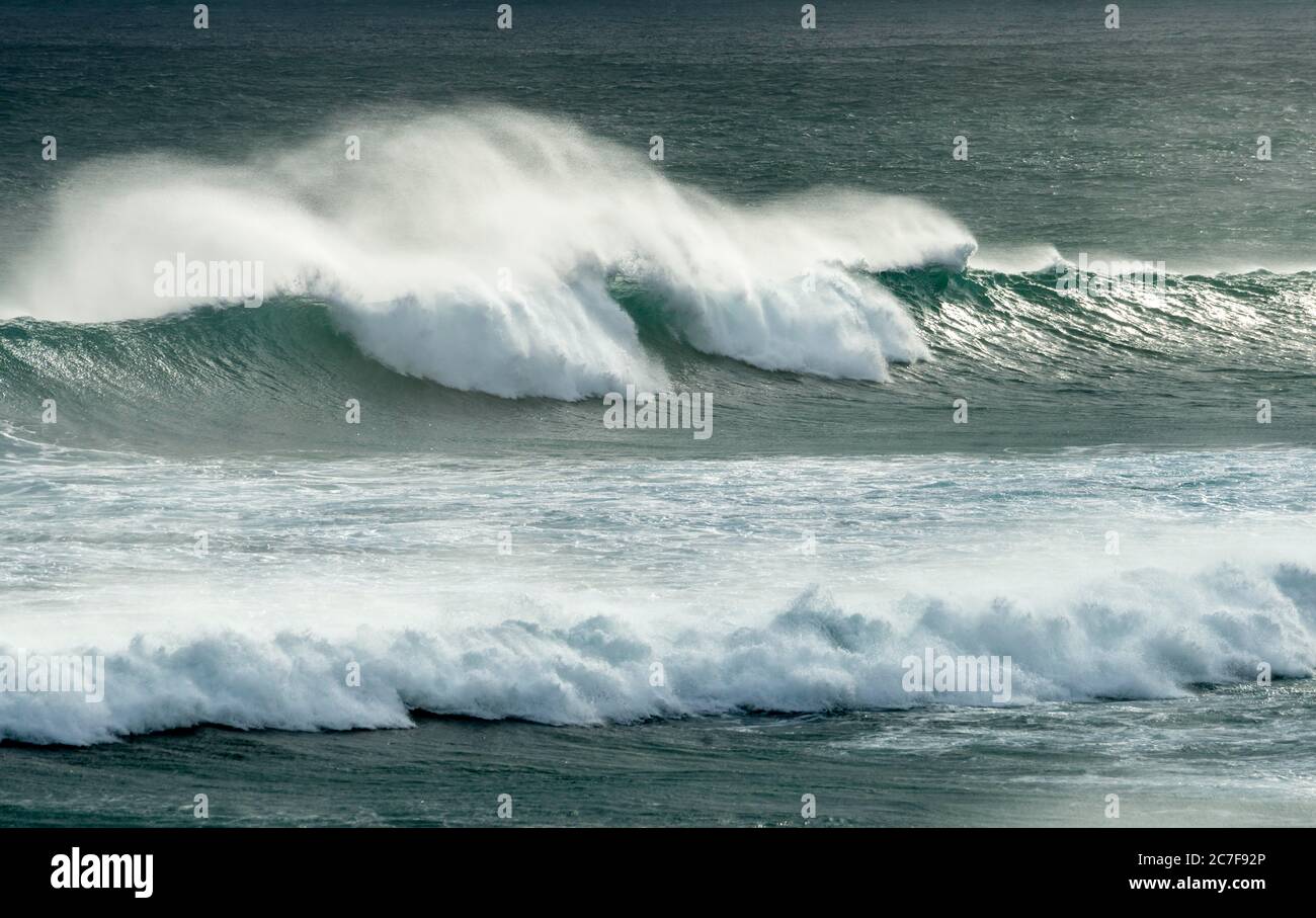 Starker Wellengang, Wellen brechen sich am Meer, Sandfly Bay, Dunedin, Otago Region, Otago Peninsula, Southland, Neuseeland Stockfoto