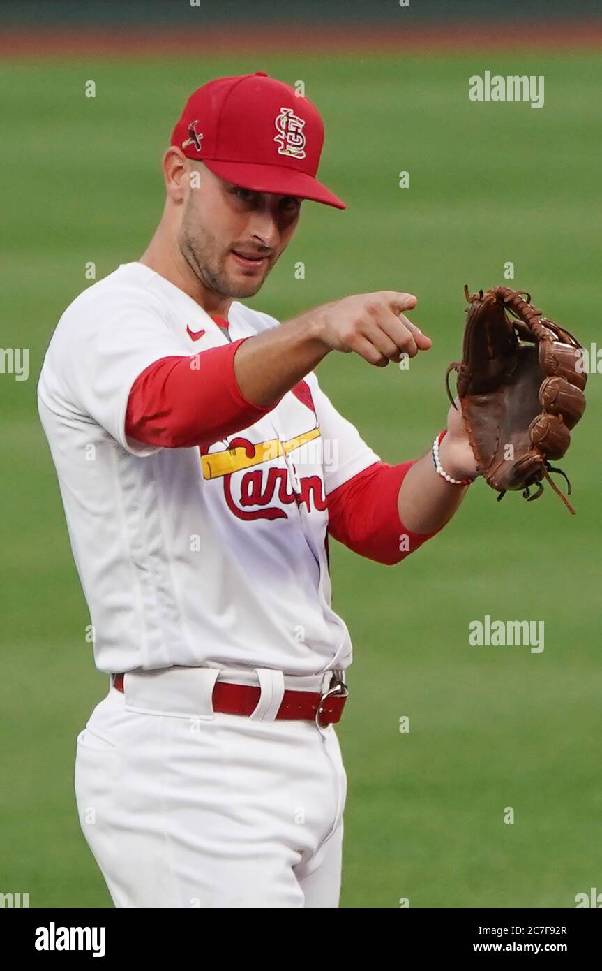 St. Louis, Usa. Juli 2020. St. Louis Cardinals Shortstop Paul DeJong zeigt auf den Dugout während eines Inter-Squad-Spiel im Busch-Stadion in St. Louis am Donnerstag, 16. Juli 2020. Foto von Bill Greenblatt/UPI Kredit: UPI/Alamy Live News Stockfoto