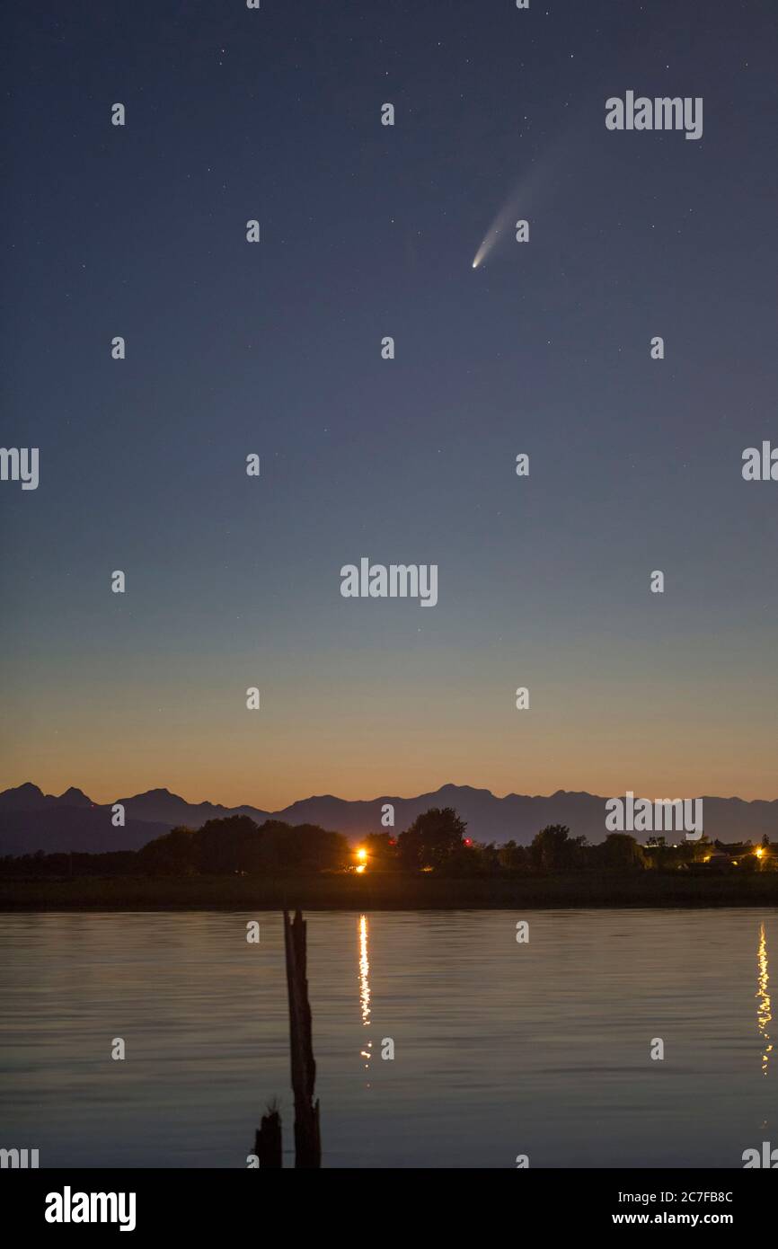 Comet C/2020 F3 NEOWISE in Vancouver british columbia, Kanada, Brunswick Point, Delta BC, 14. Juli 2020 Stockfoto