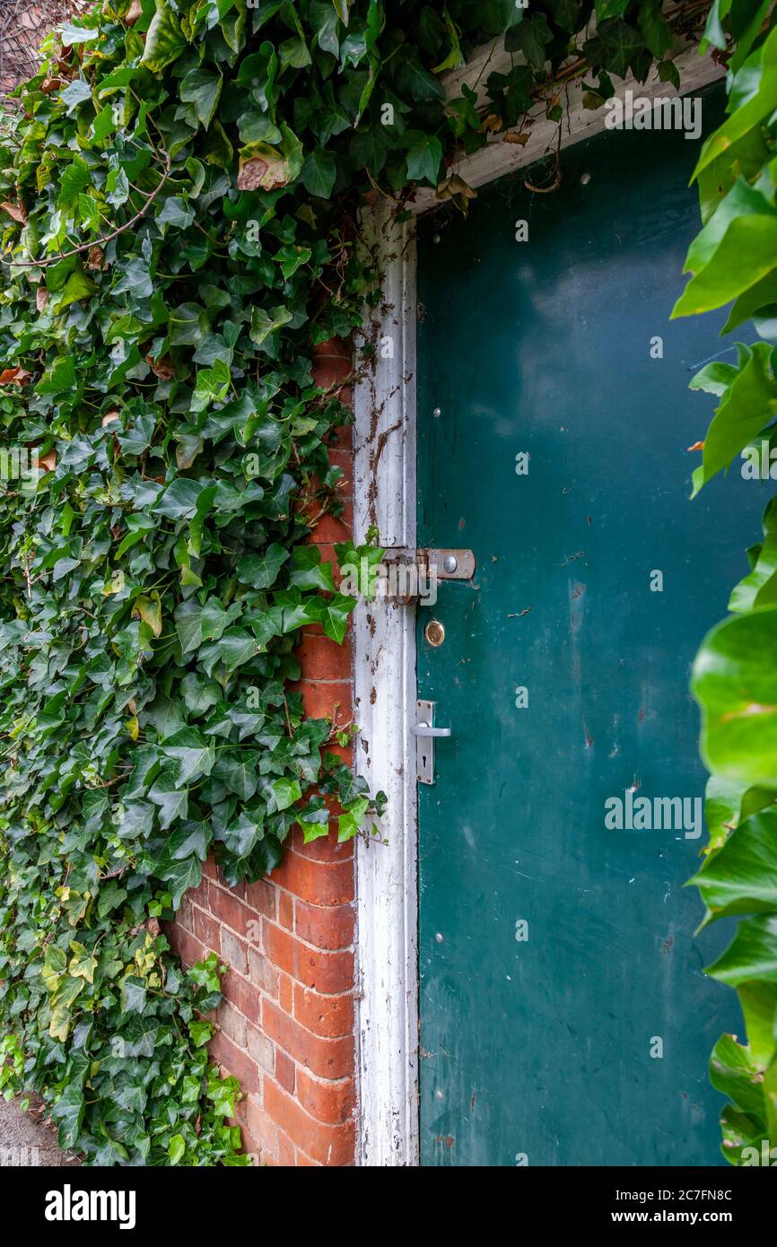 Alte Ziegelgebäude, die vom rat in Abington Park, Northampton, England, Großbritannien, genutzt wurden. Stockfoto