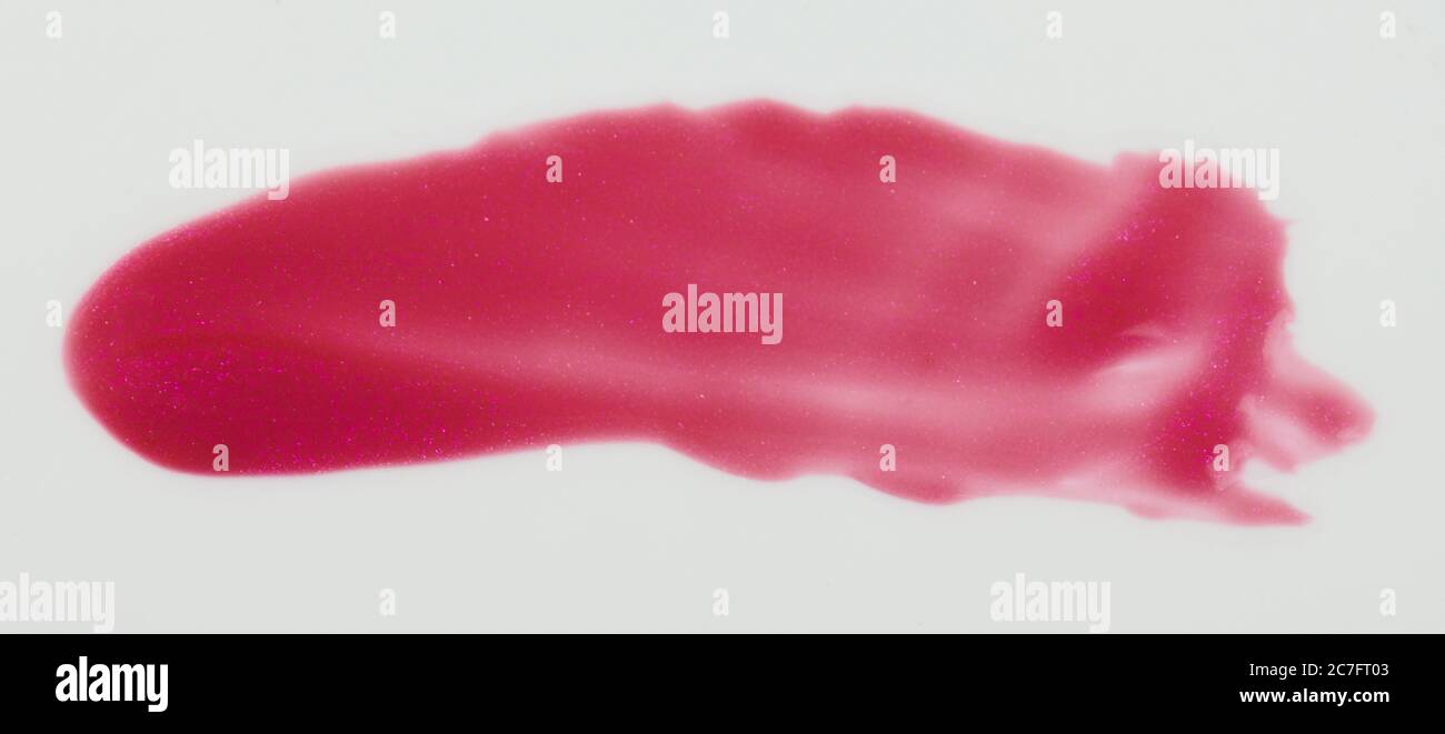 Glänzend rot Farbe Strich isoliert auf weißem Hintergrund Nahaufnahme Stockfoto