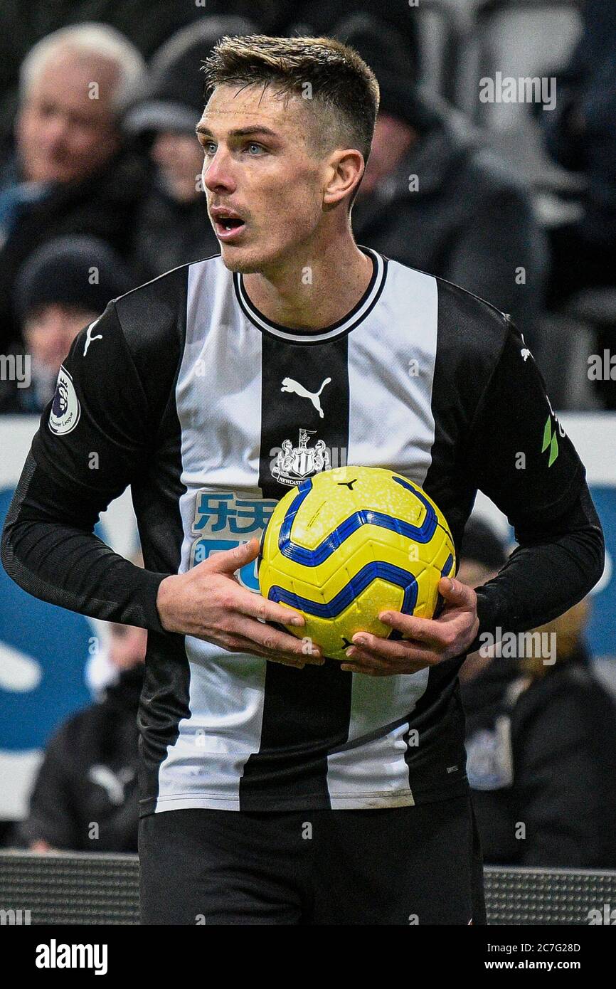 1. Februar 2020, St. James's Park, Newcastle, England; Premier League, Newcastle United gegen Norwich City : Ciaran Clark (2) von Newcastle United in Aktion Stockfoto