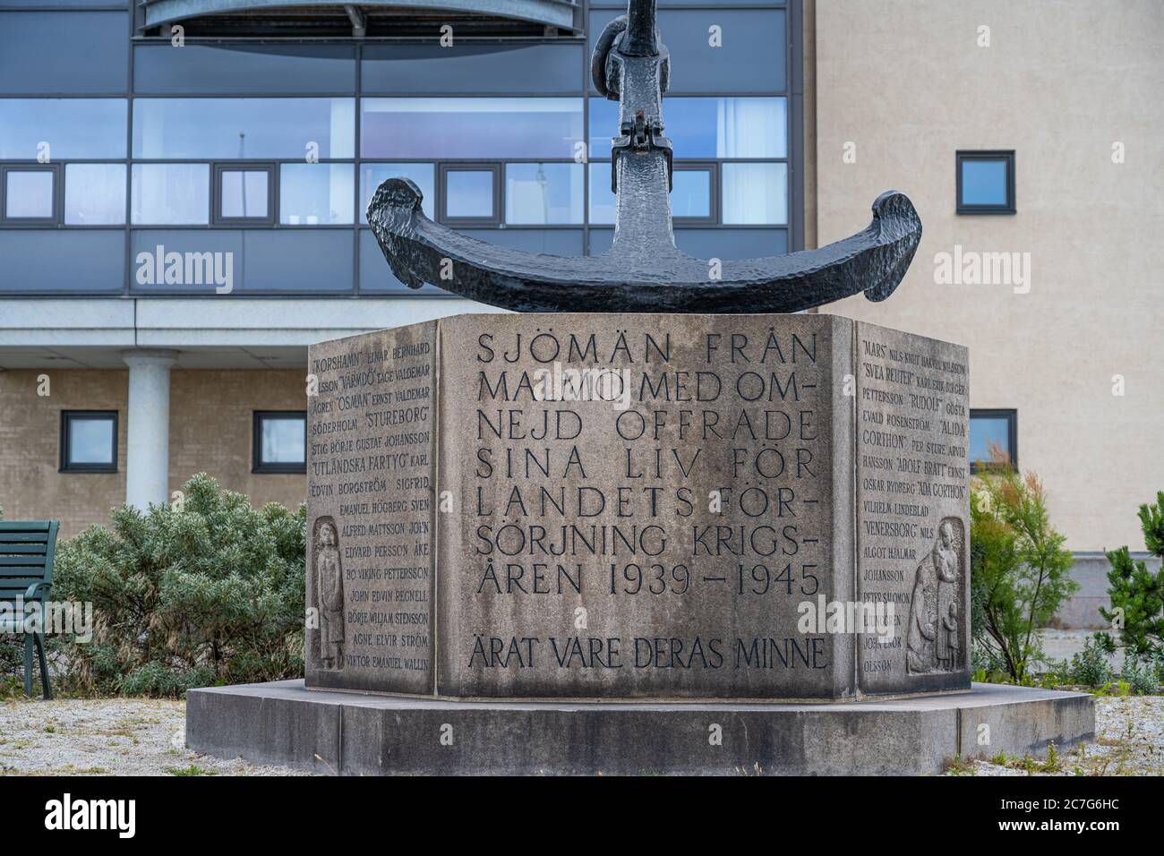 Malmö, Schweden - 12. Juli 2020: Denkmal der Seeleute aus Malmö, die während des Zweiten Weltkriegs ihr Leben opferten, um Import und Export zu sichern Stockfoto