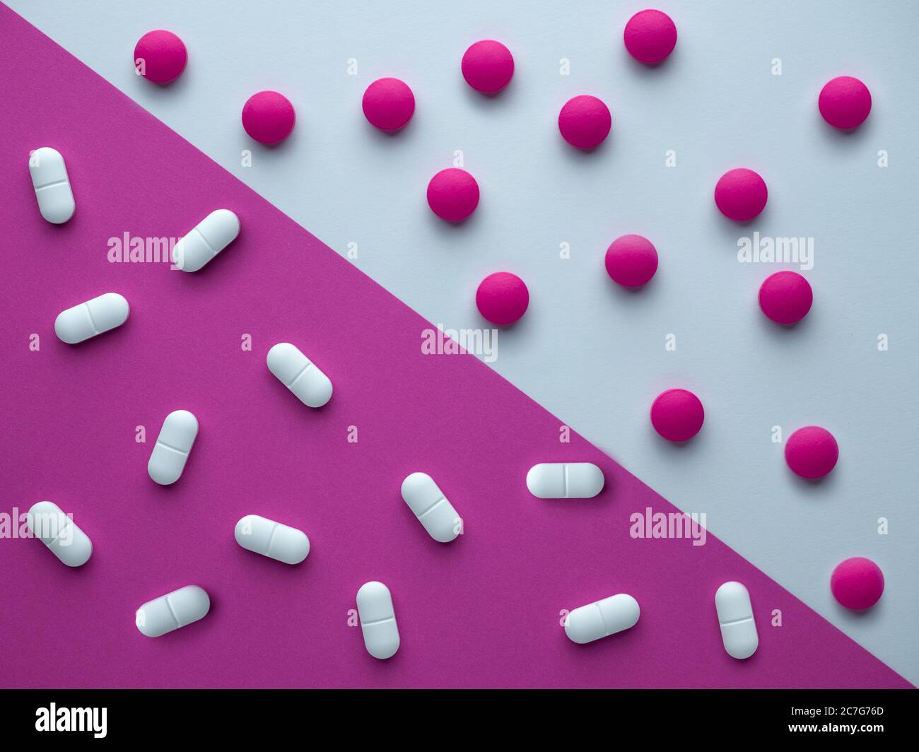 Ibuprofen versus Paracetamol bei der Behandlung von Symptomen, die mit Influenza assoziiert sind. Stockfoto