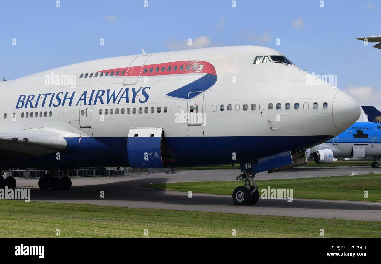 Eine Boeing 747 von British Airways, die zum ersten Mal am 18/09/1997 flog und deren Triebwerke am Cotswold Airport abstellte, dem Sitz von Air Salvage International, der das Ende des Lebenszyklus von Flugzeugen abbaut. Die Fluggesellschaft wird ihre Flotte der Boeing 747 mit sofortiger Wirkung ausscheiden. Stockfoto