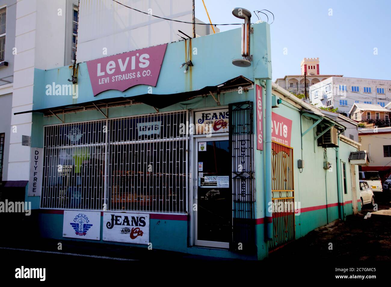 St. George's Grenada Wharf Road Levi Strauss Jeans Bekleidungsgeschäft Stockfoto