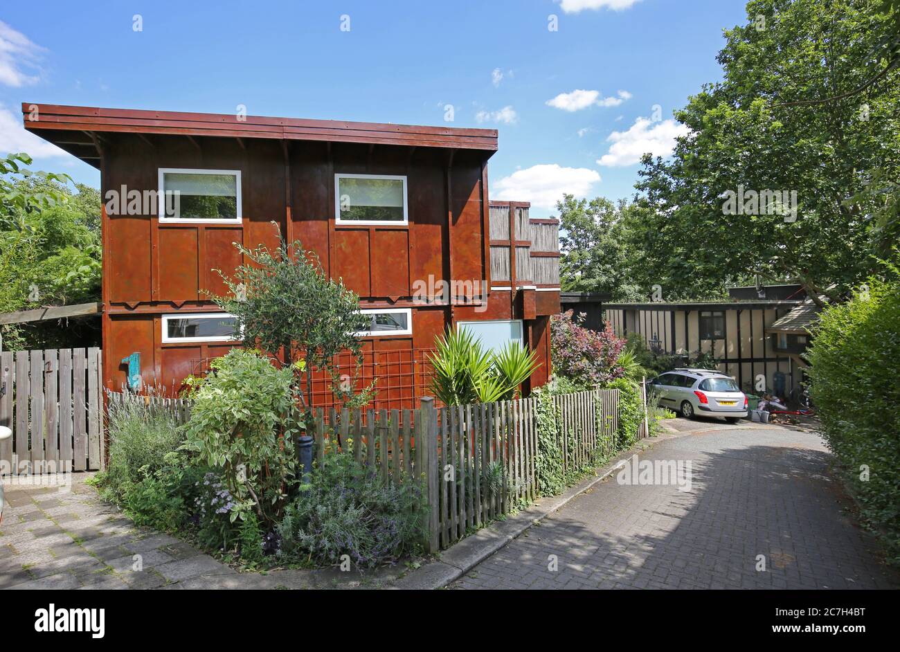 Walters Way, Honor Oak, London. Selbstgebaute Fachwerkhäuser, die in den 1980er Jahren vom wegweisenden Architekten Walter Segal entworfen wurden Stockfoto