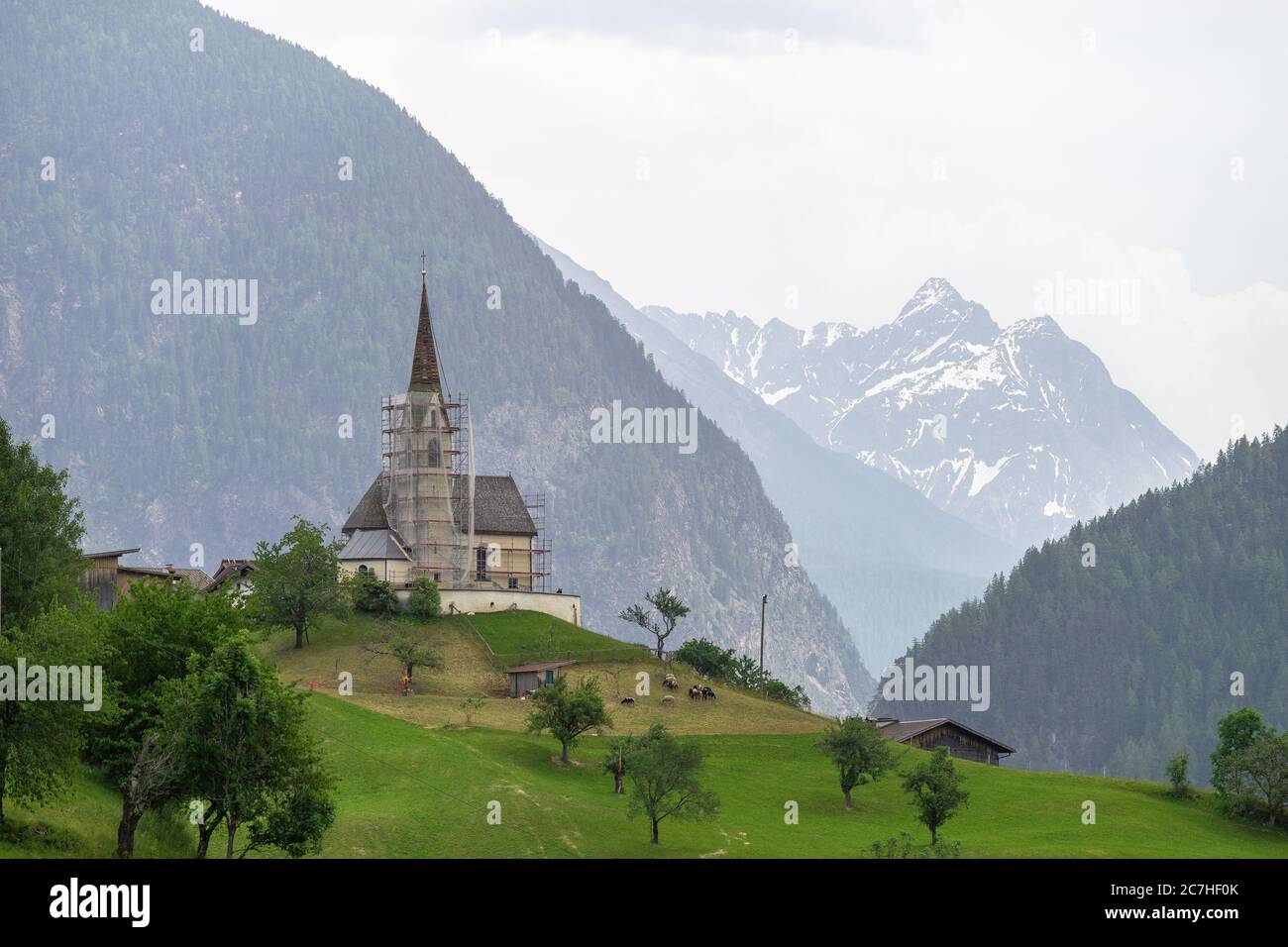 Europa, Österreich, Tirol, Ötztal Alpen, Ötztal, Blick auf die Kapelle in Oetzerau im Ötztal Stockfoto