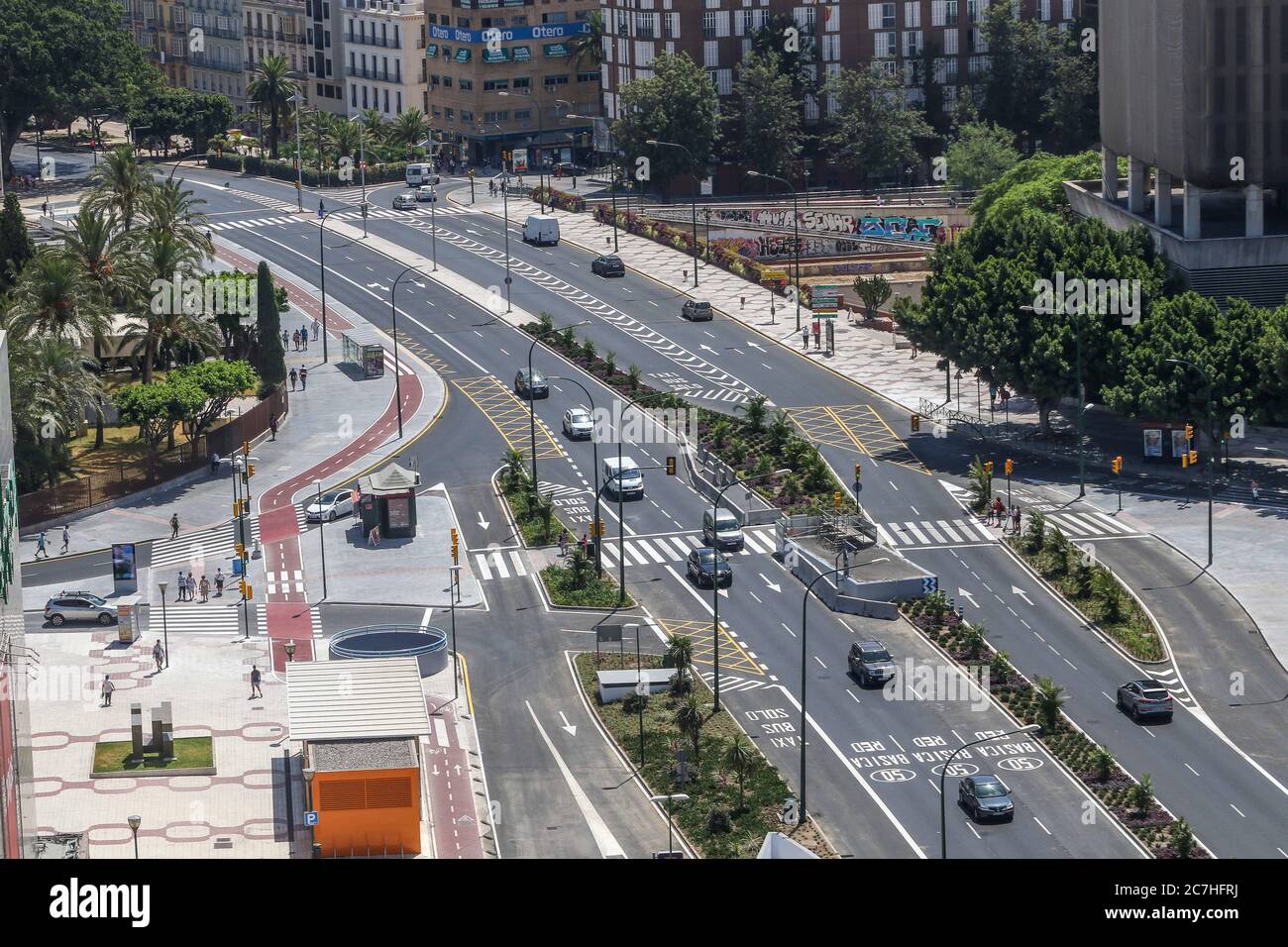 17. Juli 2020: 17. Juli 2020 (Malaga) der Präsident der Junta de Andalucia Juan Manuel Moreno Bonilla hat die Avenida Andalucia nach zehn Jahren kontinuierlicher Arbeit für den Bau der Metro wieder eröffnet.Quelle: Lorenzo Carnero/ZUMA Wire/Alamy Live News Stockfoto