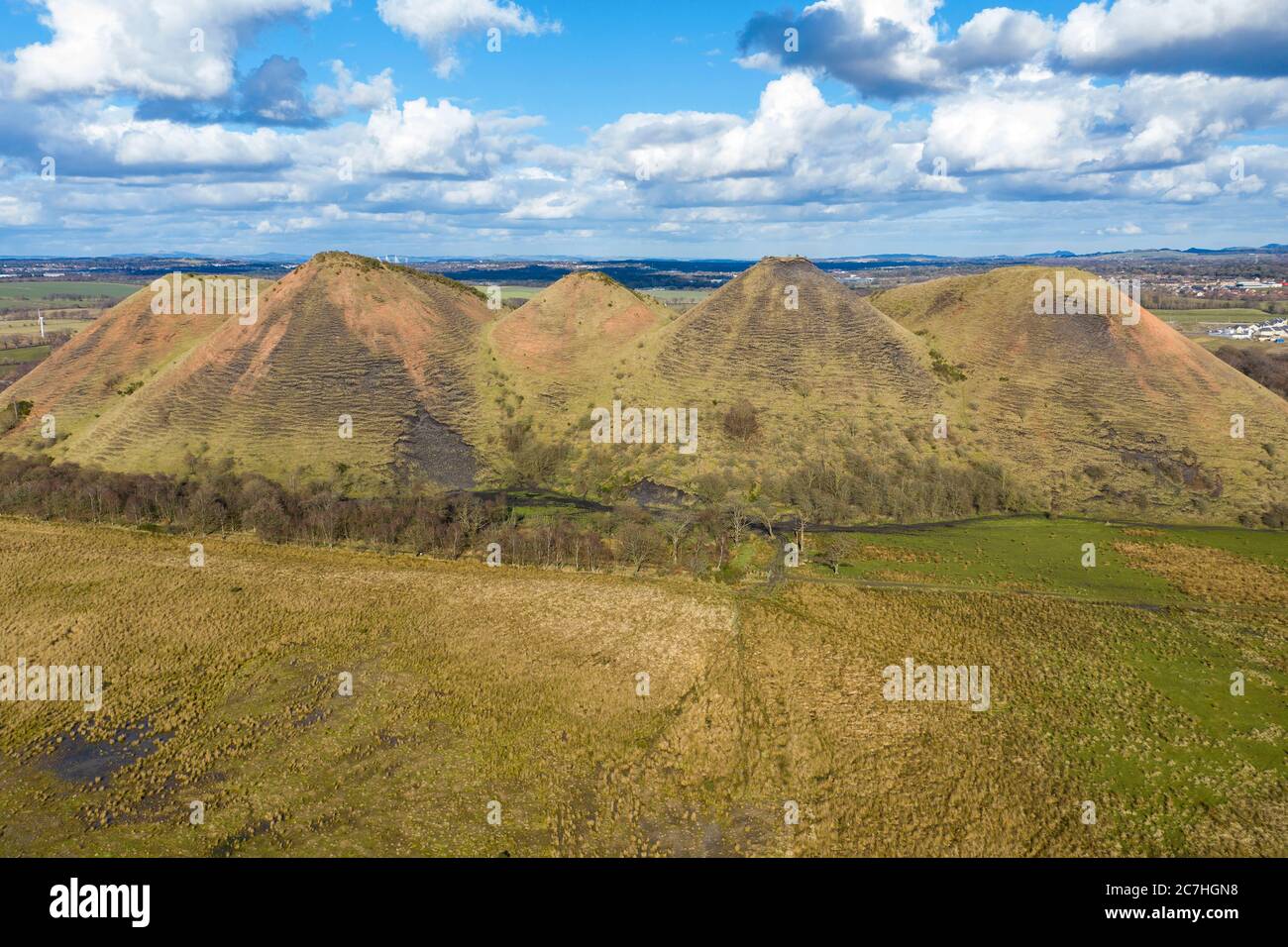 Luftaufnahme der Five Sisters Shale bing, West Calder, West Lothian, Schottland. Stockfoto