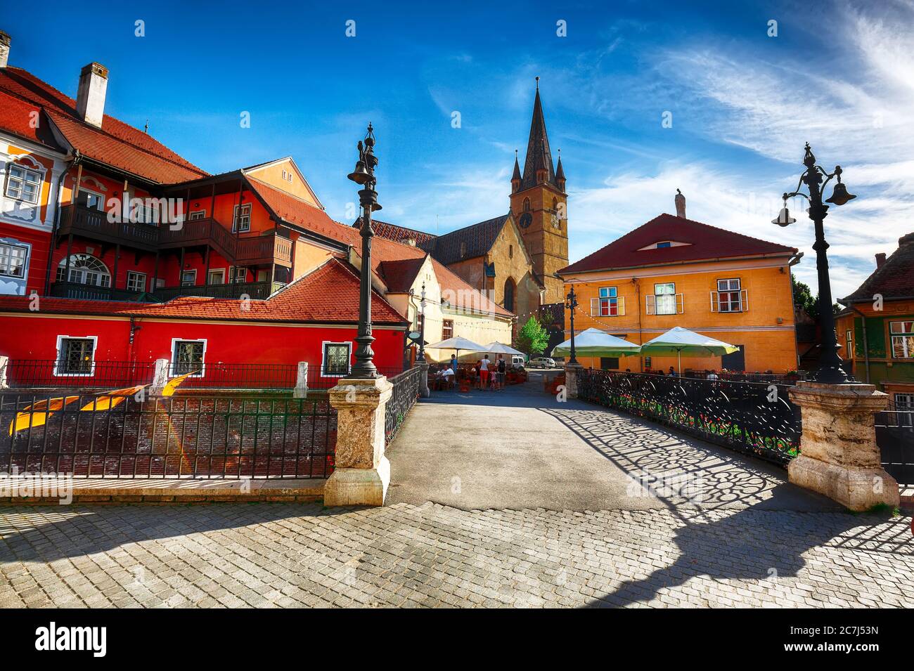 Evangelische Kathedrale und die Lügenbrücke im Zentrum von Sibiu, Siebenbürgen, Rumänien, Europa Stockfoto