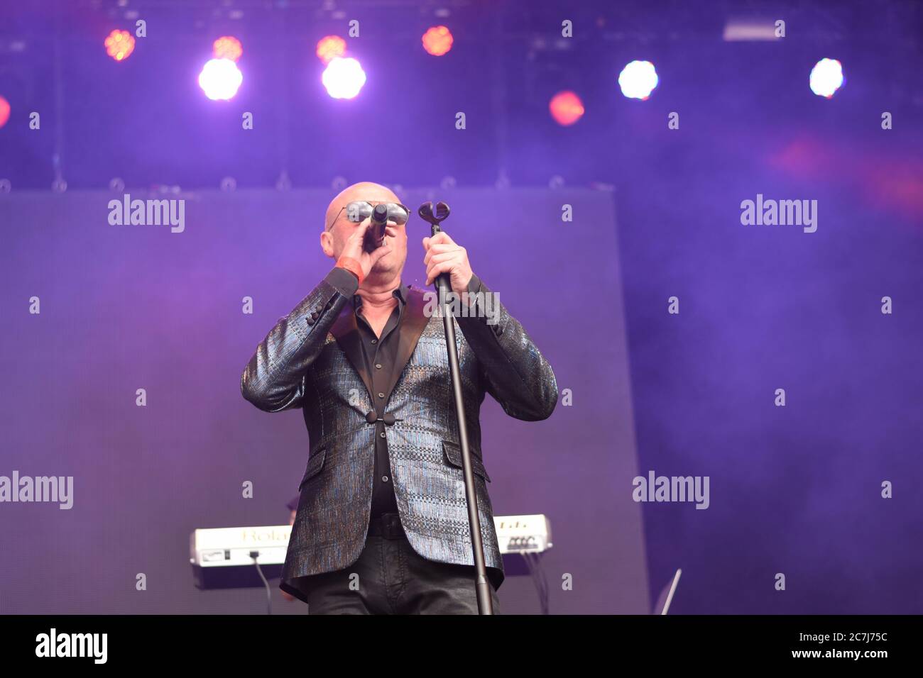 BRISTOL, ENGLAND, GROSSBRITANNIEN - 03. Jun 2017: Glenn Gregory und Heaven 17 beim Let's Rock Retro Festival. Bristol, England. Juni Stockfoto