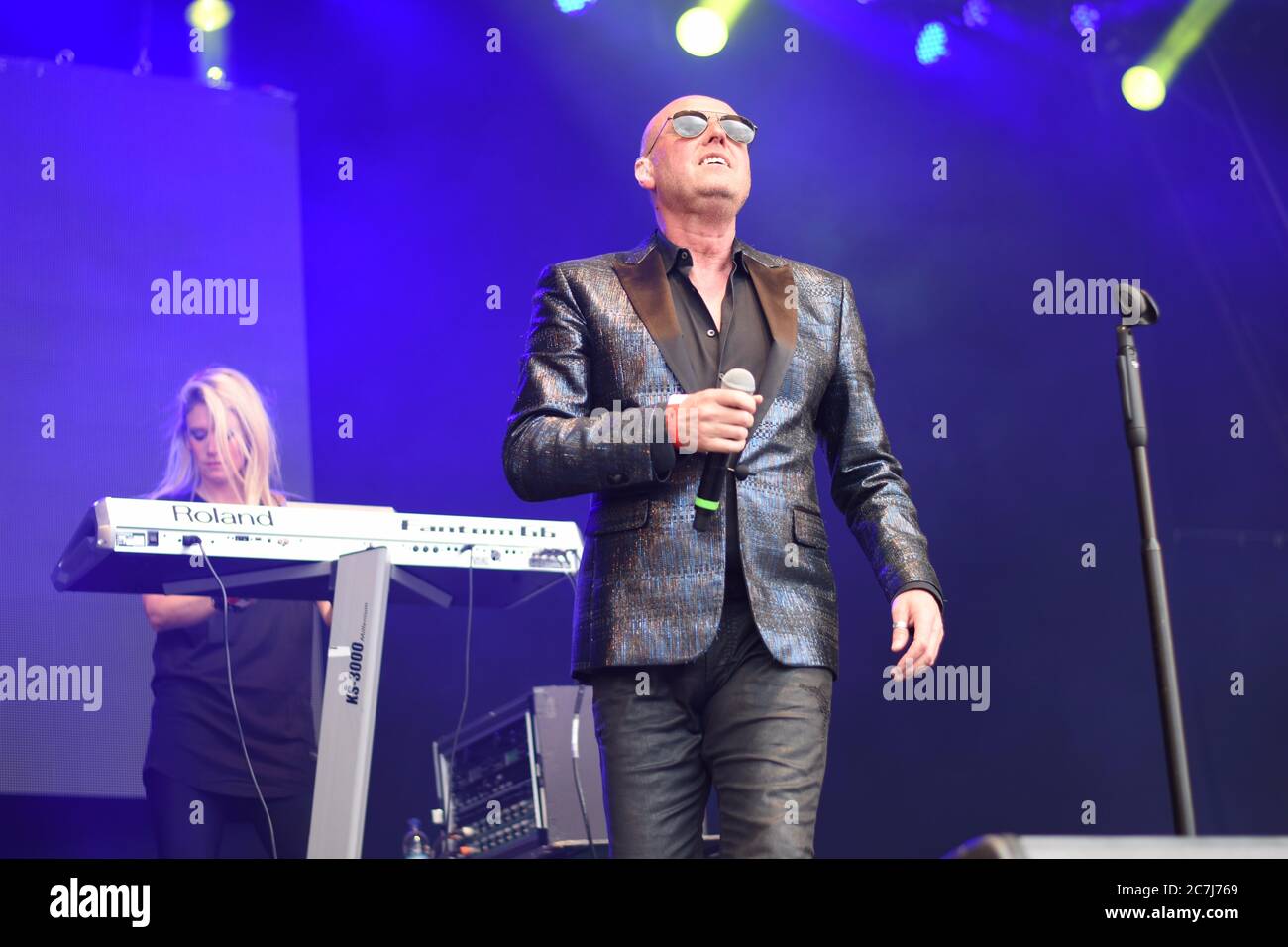 BRISTOL, ENGLAND, GROSSBRITANNIEN - 03. Jun 2017: Glenn Gregory und Heaven 17 beim Let's Rock Retro Festival. Bristol, England. Juni Stockfoto