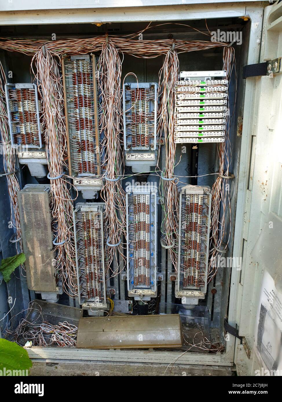 Stromkasten öffnen -Fotos und -Bildmaterial in hoher Auflösung – Alamy