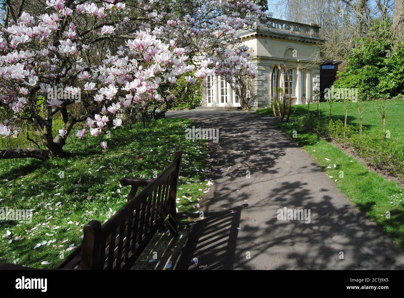 BATH, ENGLAND, VEREINIGTES KÖNIGREICH - Mar 25, 2019: The Botanical Gardens, Royal Victoria Park, Bath, England. März 25 2019. Die Gärten wurden 188 gegründet Stockfoto