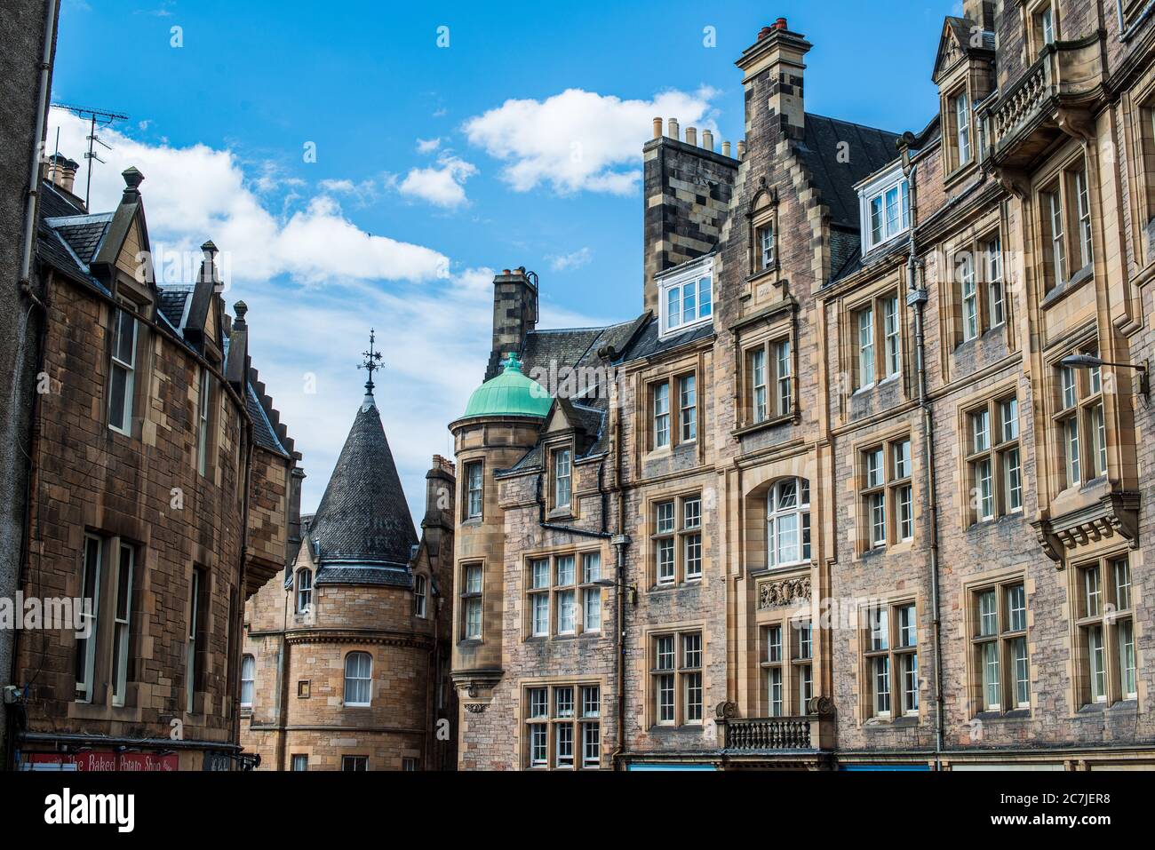 Cockburn Street an der Royal Mile in Old Town, Edinburgh, Großbritannien Stockfoto