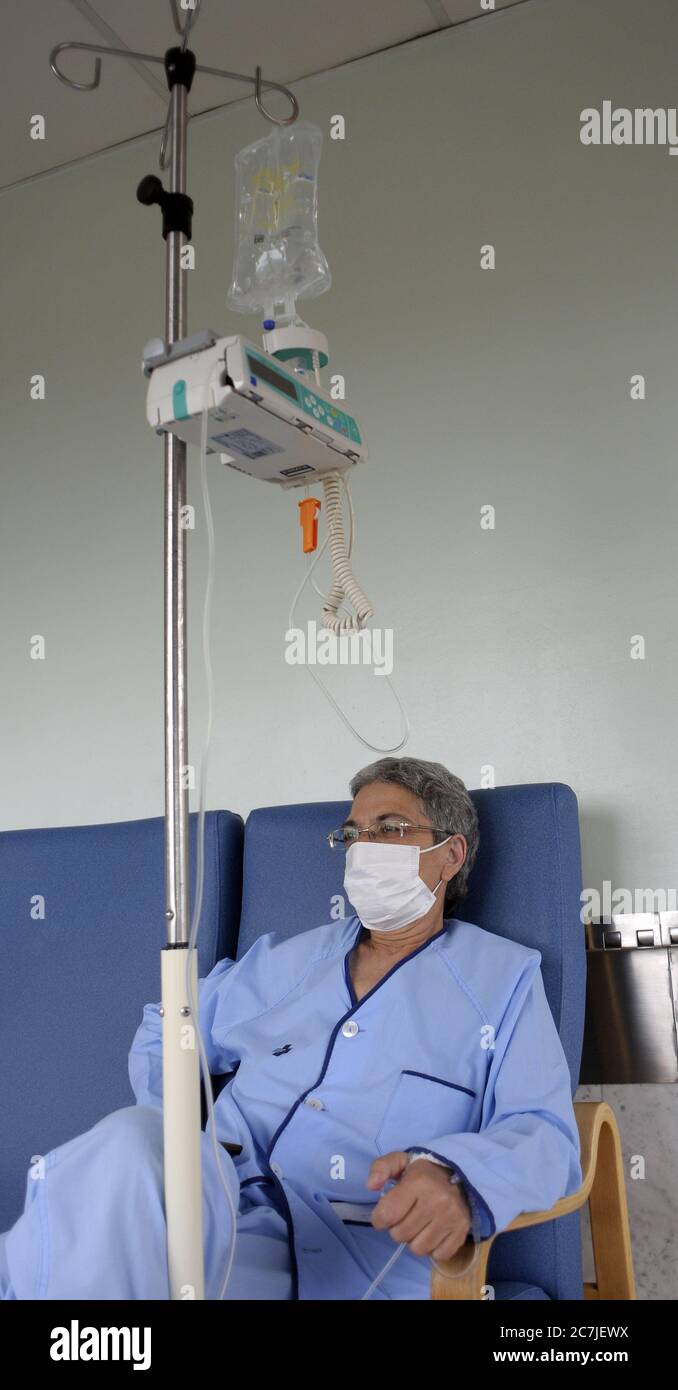 Frau, die im Krankenhaus von Valle Hebron krank wird Stockfoto