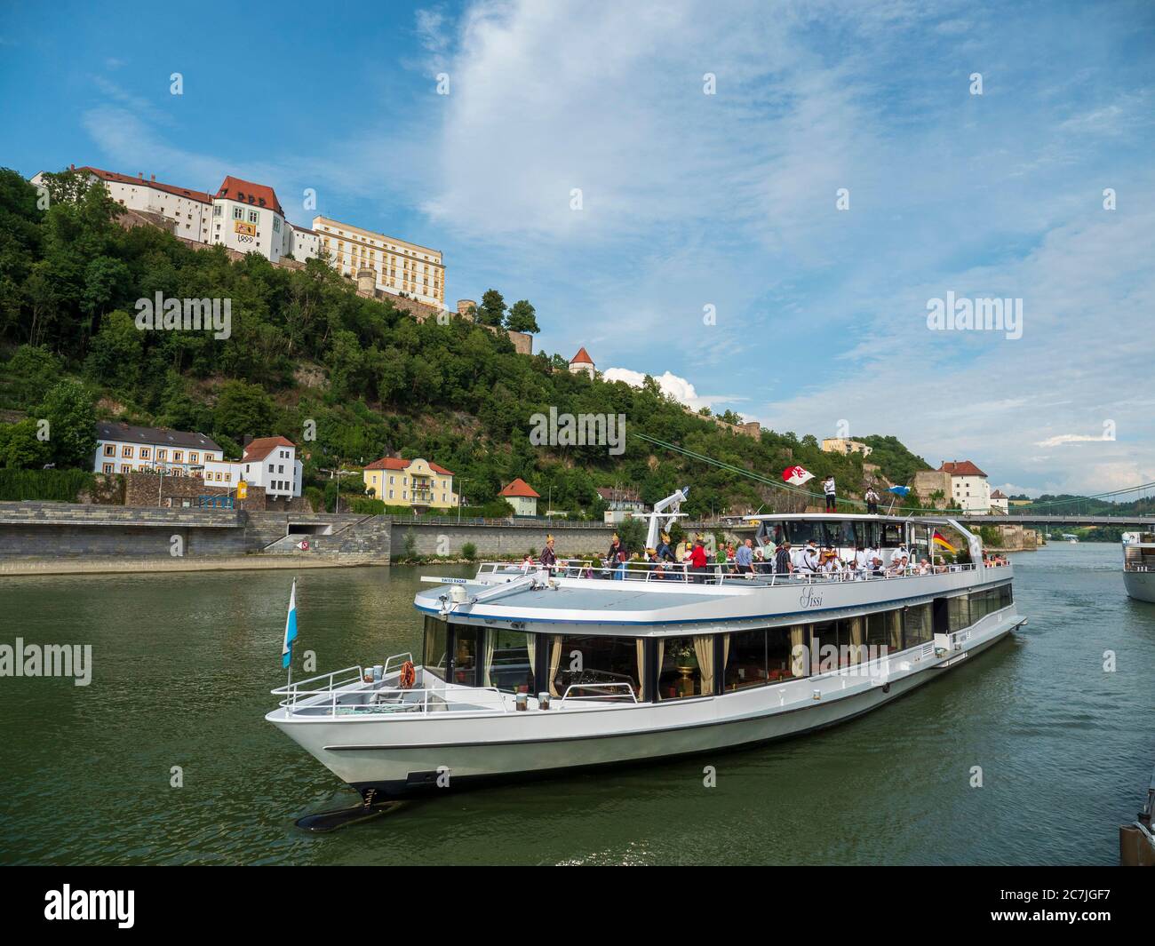 Ausflugsboot auf der Donau, Feste Oberhaus, Passau, Bayern, Deutschland Stockfoto