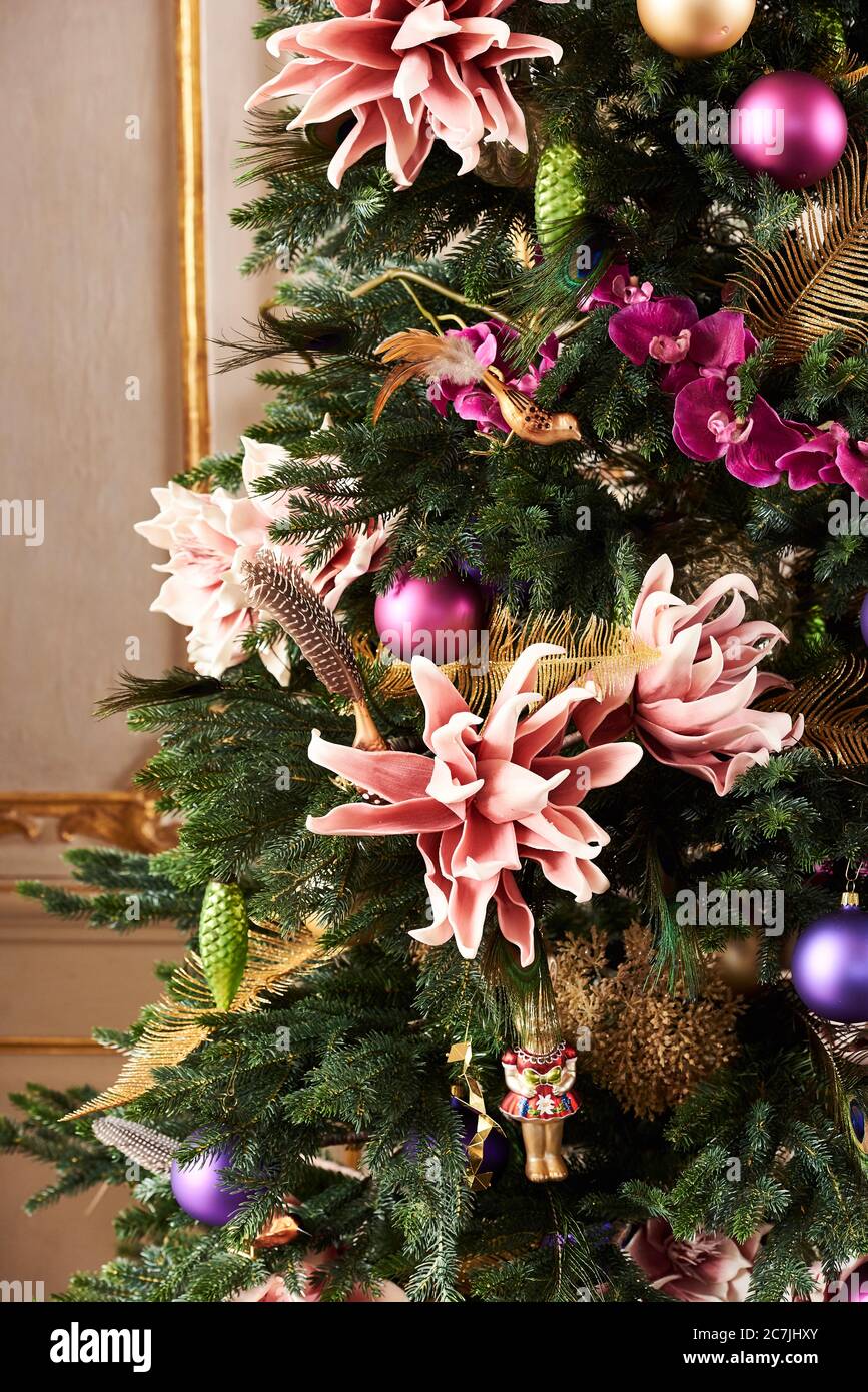 Opulente und elegante Weihnachten, Weihnachtsdekoration Stockfotografie -  Alamy