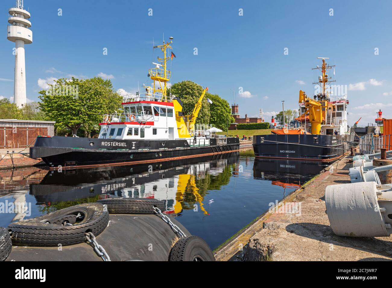Freihaus, Fasshof am Südstrand, Fassschicht 'Schillig', Mehrzweckschiff 'Rüstersiel'; Wasserweg und Schifffahrtsamt Weser-Jade-Nordsee, Wilhelmshaven, Stockfoto