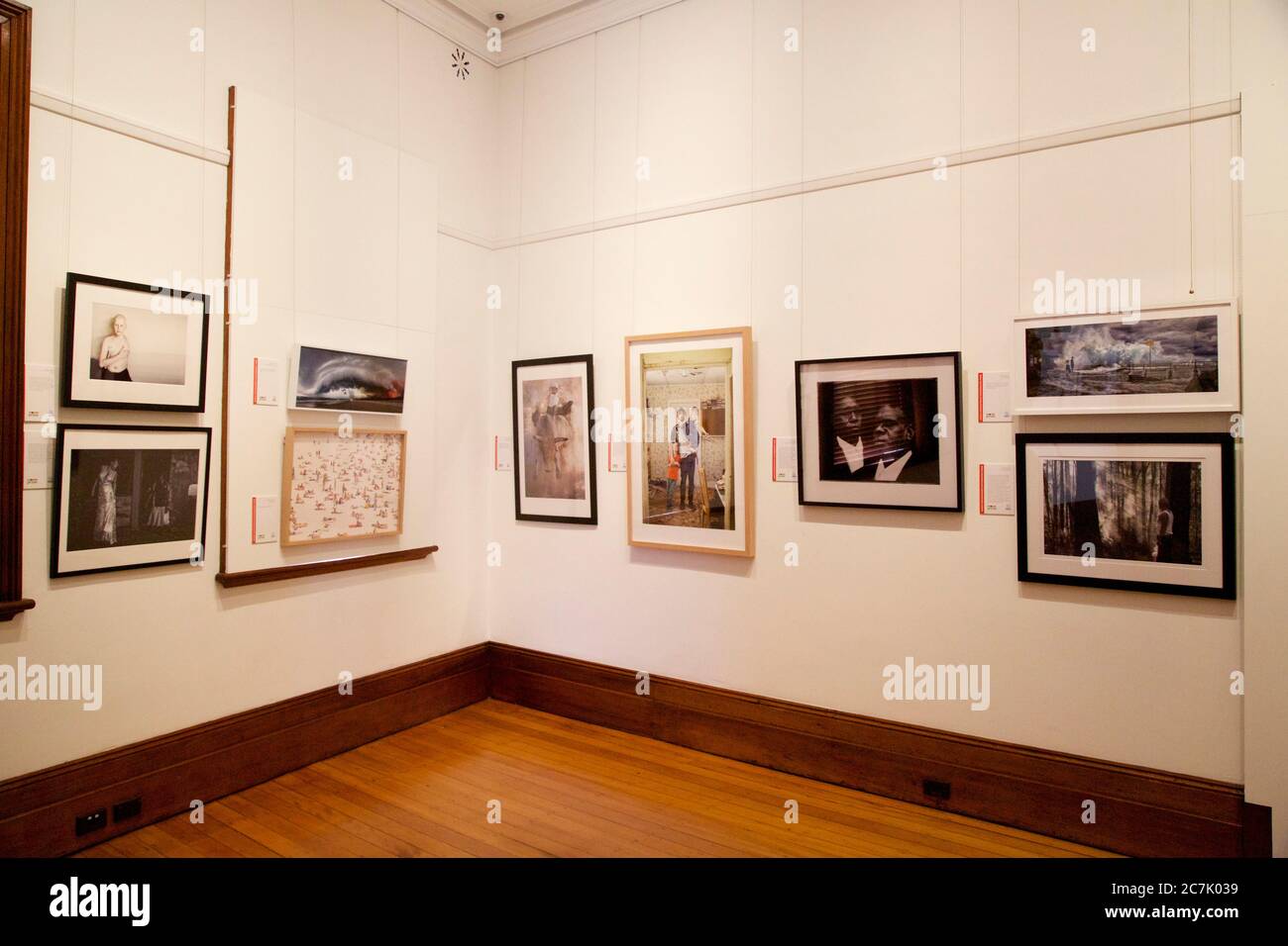 Einige der Finalisten des Moran Contemporary Photographic Prize 2014 sind in der Juniper Hall zu sehen, darunter ein Foto von Demotix Contributo, einem in Broome ansässigen Unternehmen Stockfoto
