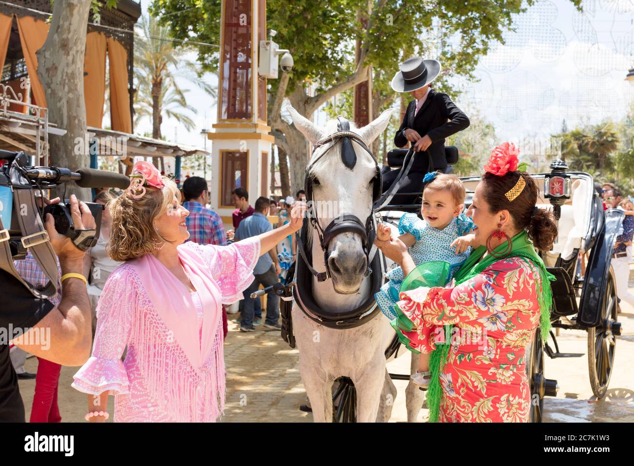 Feria del Caballo, Kutsche, Besucher, Festival, Kostüm, Tradition, Kultur, Bräuche, Jerez de la Frontera, Andalusien, Spanien, Europa Stockfoto
