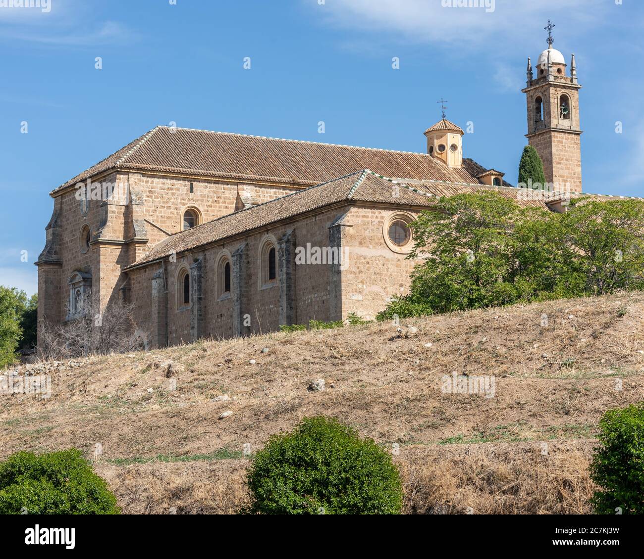 Das Monasterio de la Cartuja in Granada. Das relativ schlichte Äußere verbirgt ein Interieur mit extravaganten Ornamenten. Stockfoto