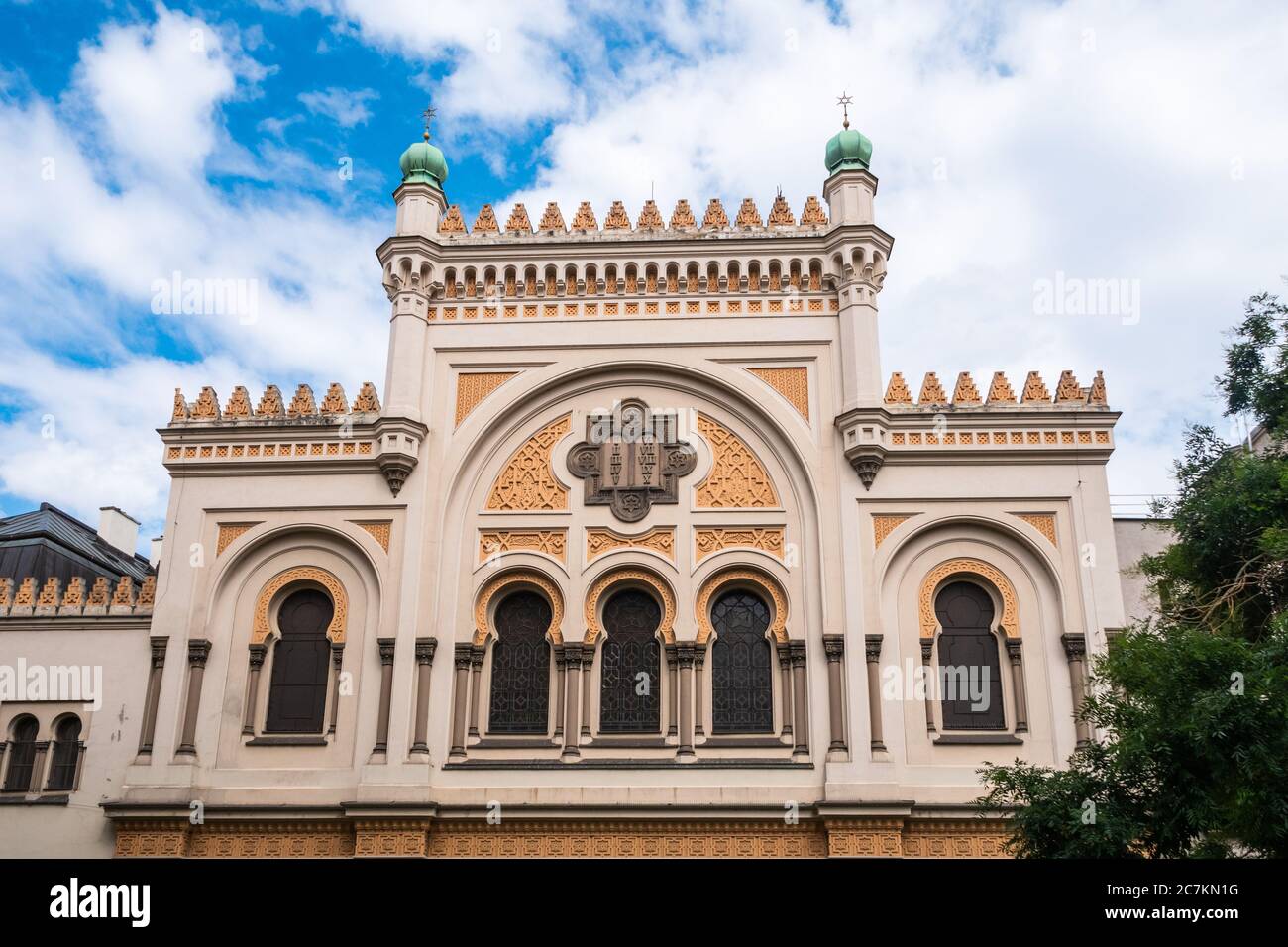 Spanische Synagoge im Josefov Viertel, Prag, Tschechische Republik, die Fassade eines jüdischen Tempels in Mitteleuropa Stockfoto