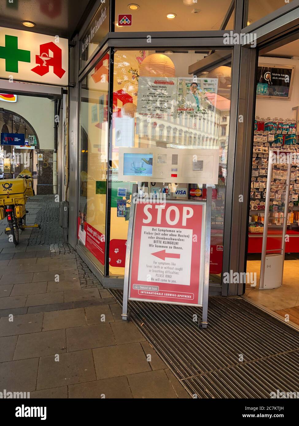 Apotheke, Eingang, Corona-Sicherheitsmaßnahme Stockfoto