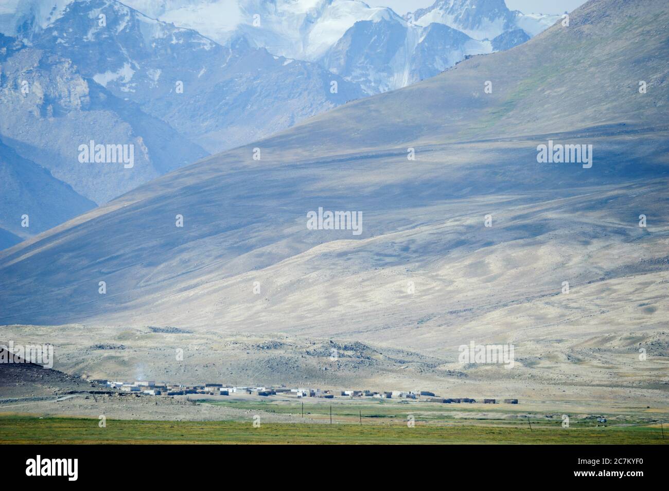 Dorf entlang des Pamir Highway. Tadschikistan. Stockfoto