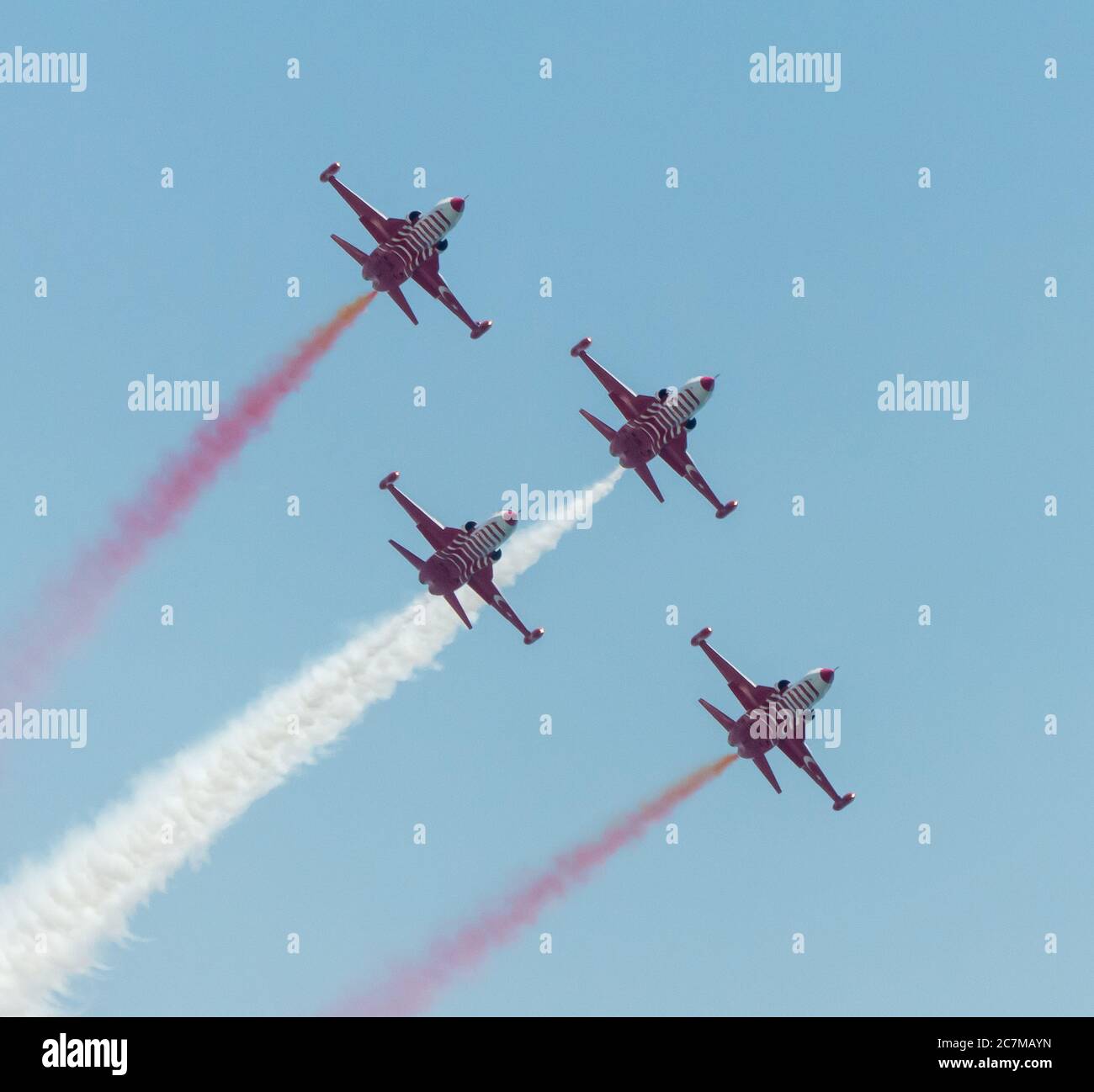 Die Torre del Mar Airshow, 2017: Formation, die von den Türk Yıldızları in ihren Northrop F-5 Freedom Fighters geflogen wird Stockfoto