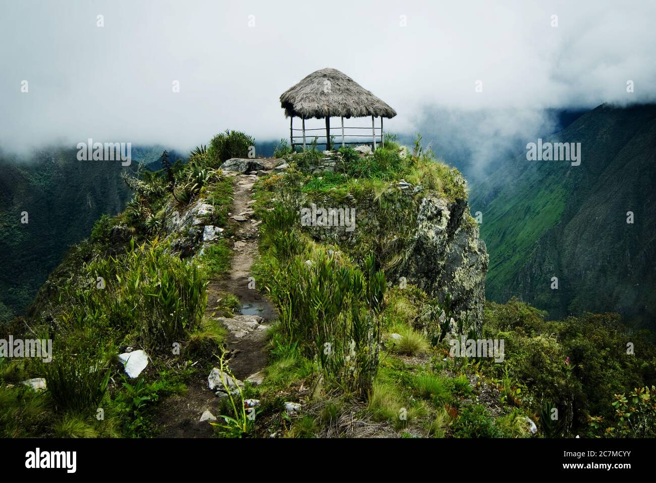 Kleine Hütte mit Blick auf Aguas Calientes, Cusco, Peru, Südamerika Stockfoto