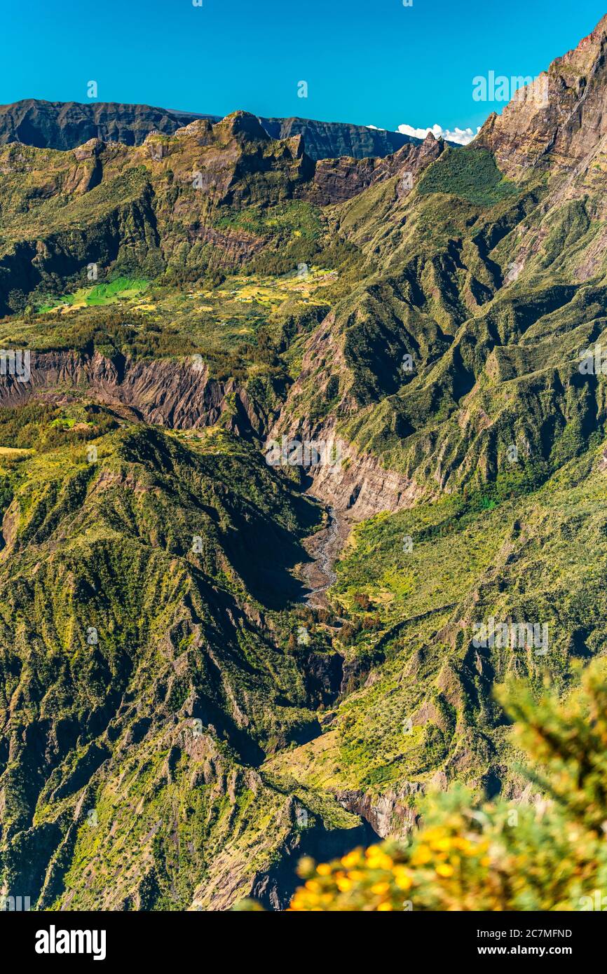 Aussichtspunkt auf dem Mafate Berg von Le Maïdo - Reunion Island aus gesehen Stockfoto