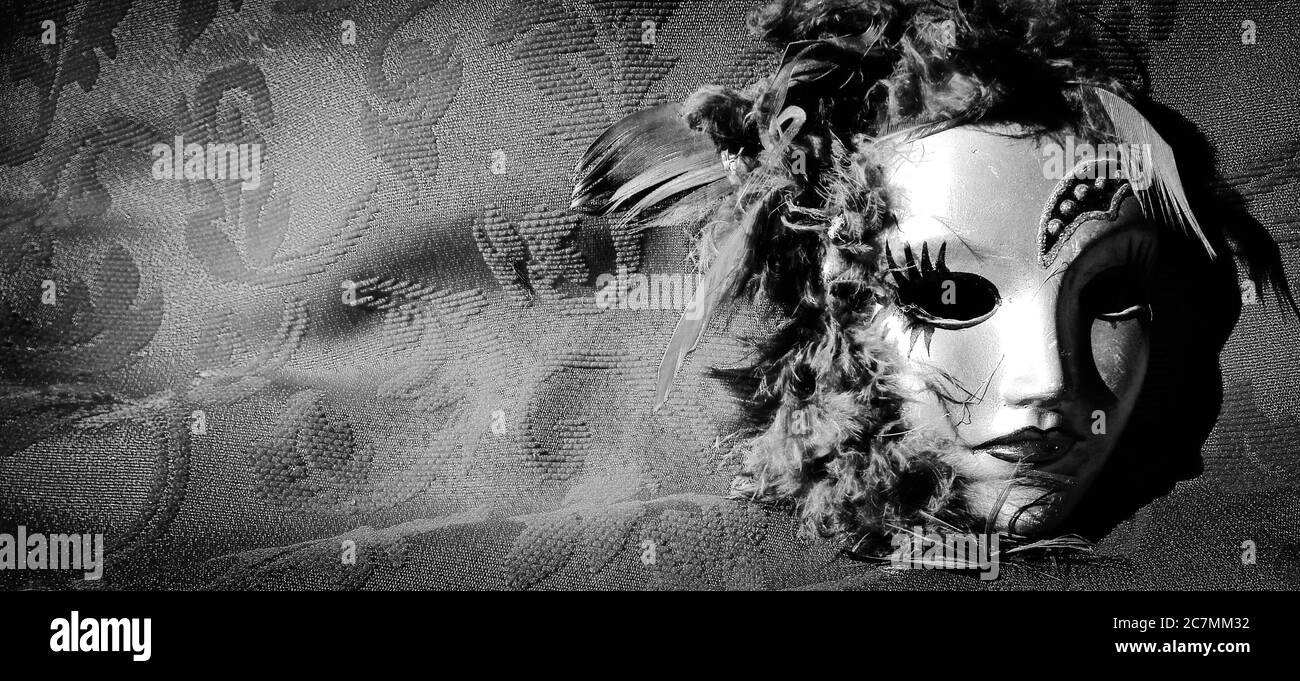Graustufen Aufnahme einer Frau Theater Gesichtsmaske mit Kopie Leerzeichen für Text Stockfoto