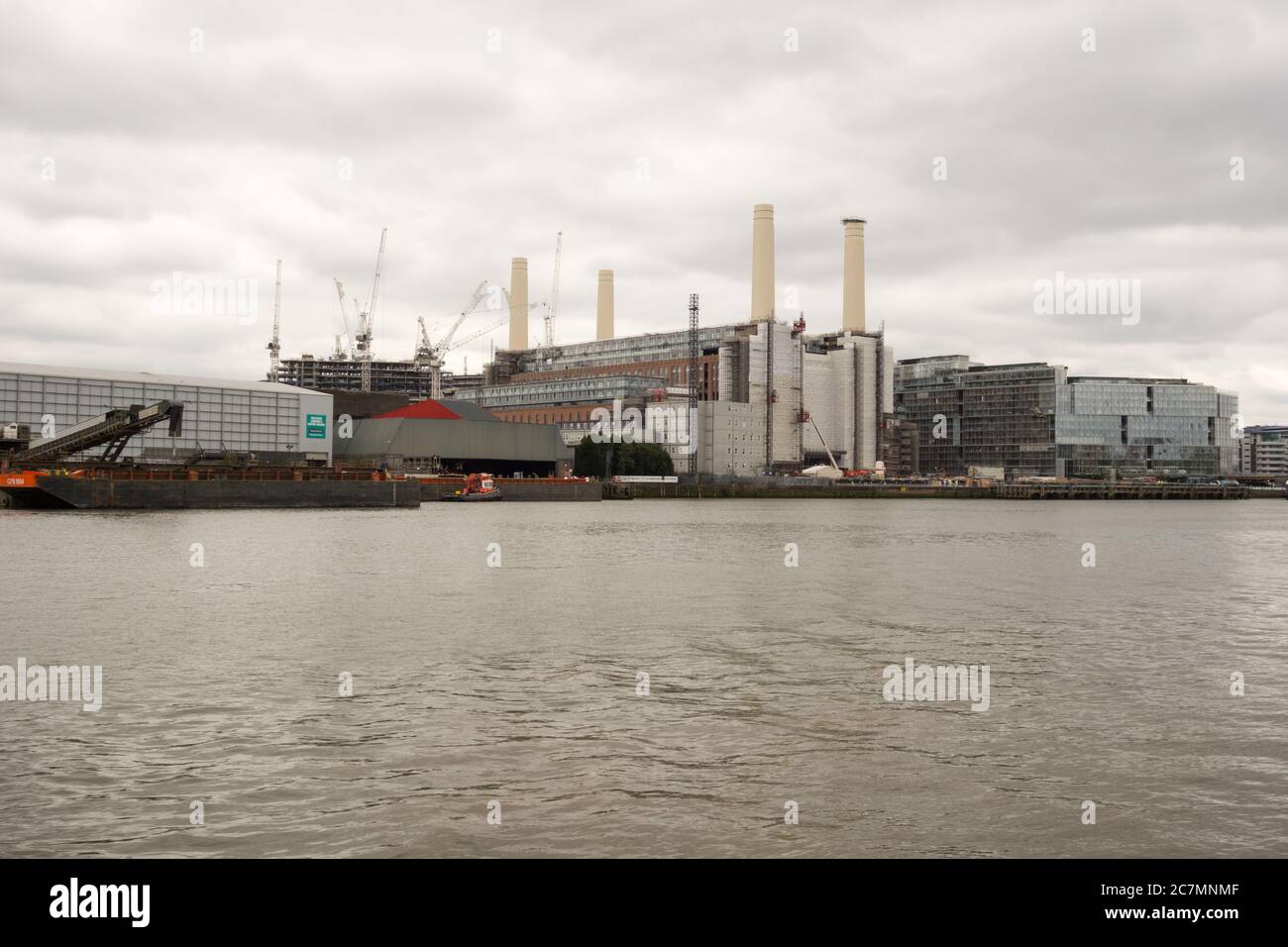 Battersea Power Station und die Themse, Battersea, London, Großbritannien Stockfoto