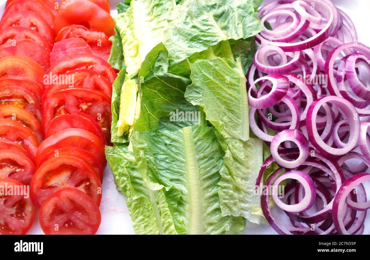 Frisches Gemüse für Hamburger zubereitet Stockfoto