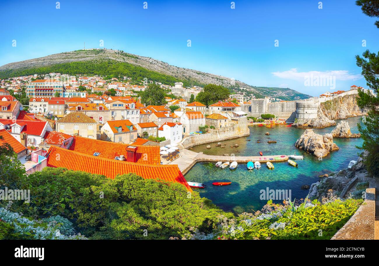 Luftaufnahme an berühmten Reiseziel Stadt Dubrovnik - Fort Bokar von Fort Lovrijenac an einem sonnigen Tag gesehen. Lage: Dubrovnik, Dalmatien, Croa Stockfoto