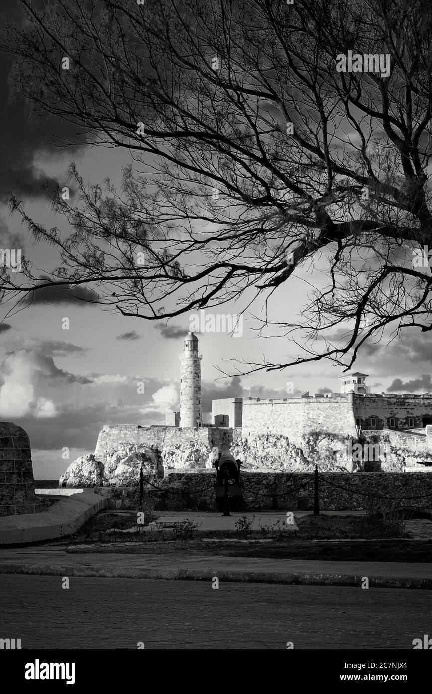 Schwarz-Weiß-Bild der Festung und Leuchtturm von El Morro in Havanna Stockfoto