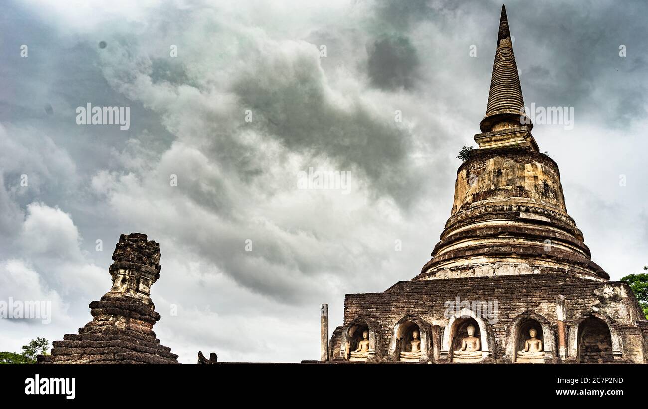 Wunderschöne Pagode im Wat Chang Lom, Sukhothai Thailand Stockfoto