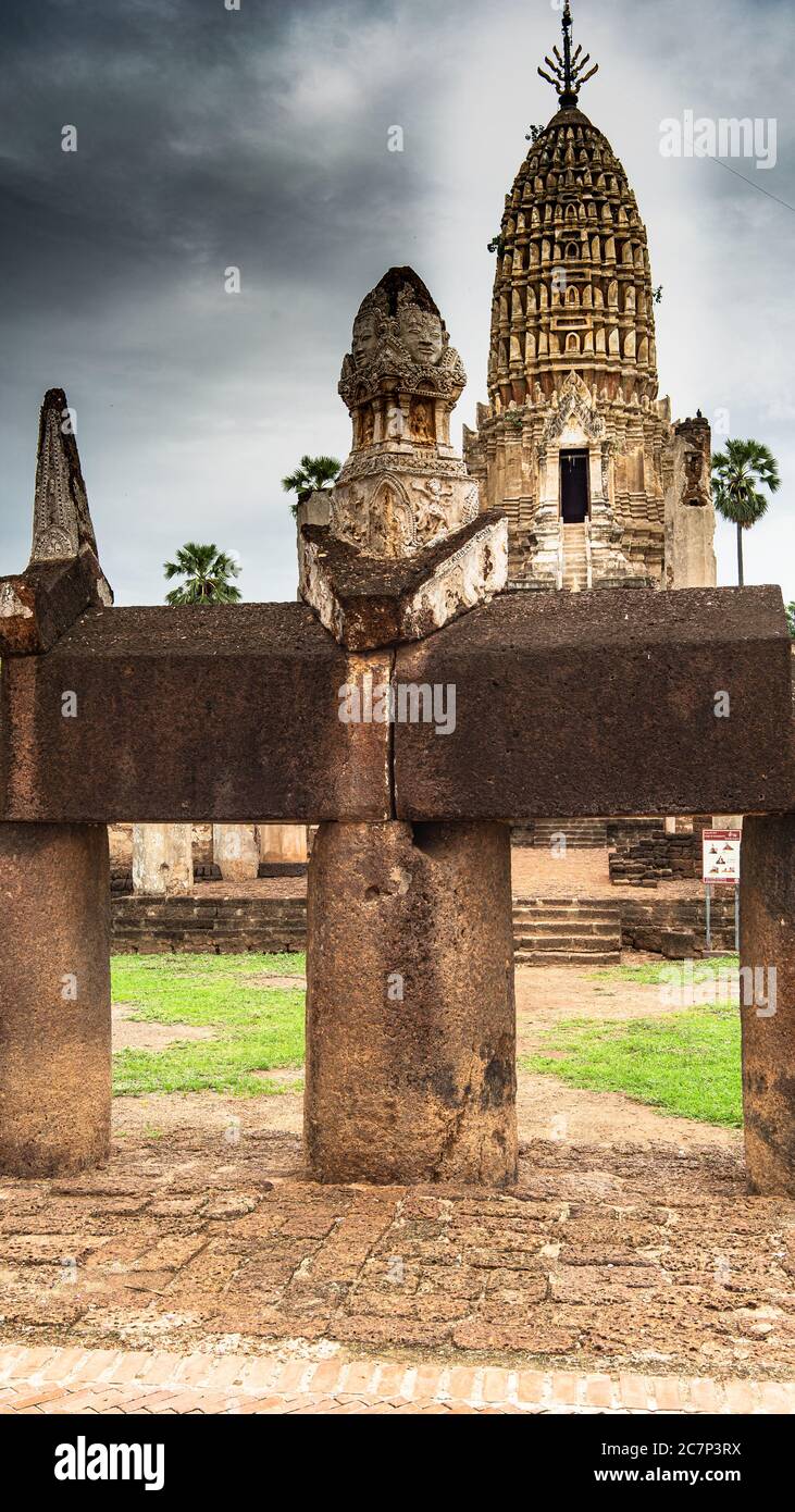 Ein altes Tor von Wat Phra Si Ratana Mahathat, Sukhothai Thailand Stockfoto