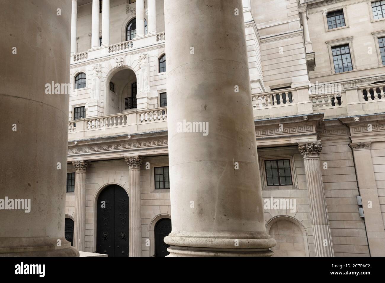 Die Bank of England ist die Zentralbank des Vereinigten Königreichs. Manchmal auch bekannt als die ‘Alte Dame’ der Threadneedle Street'. Threadneedle Street, London, Großbritannien 18 Mar 2017 Stockfoto