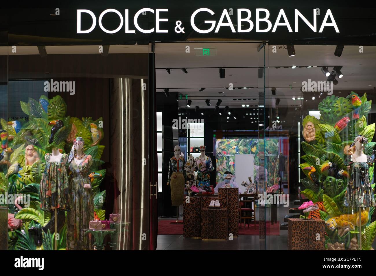 Fassade des Dolce&Gabbana-Geschäfts. Italienische Luxusmarke Stockfoto