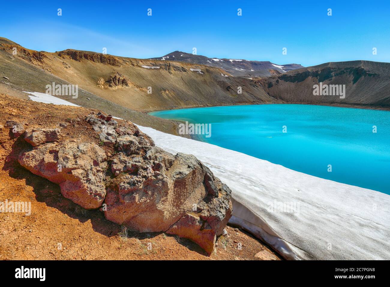 Herrliche Aussicht auf den berühmten Krater Viti in Krafla Geothermie-Bereich. Lage: Krafla Caldera, Myvatn Region, Nordteil Islands, Europa Stockfoto