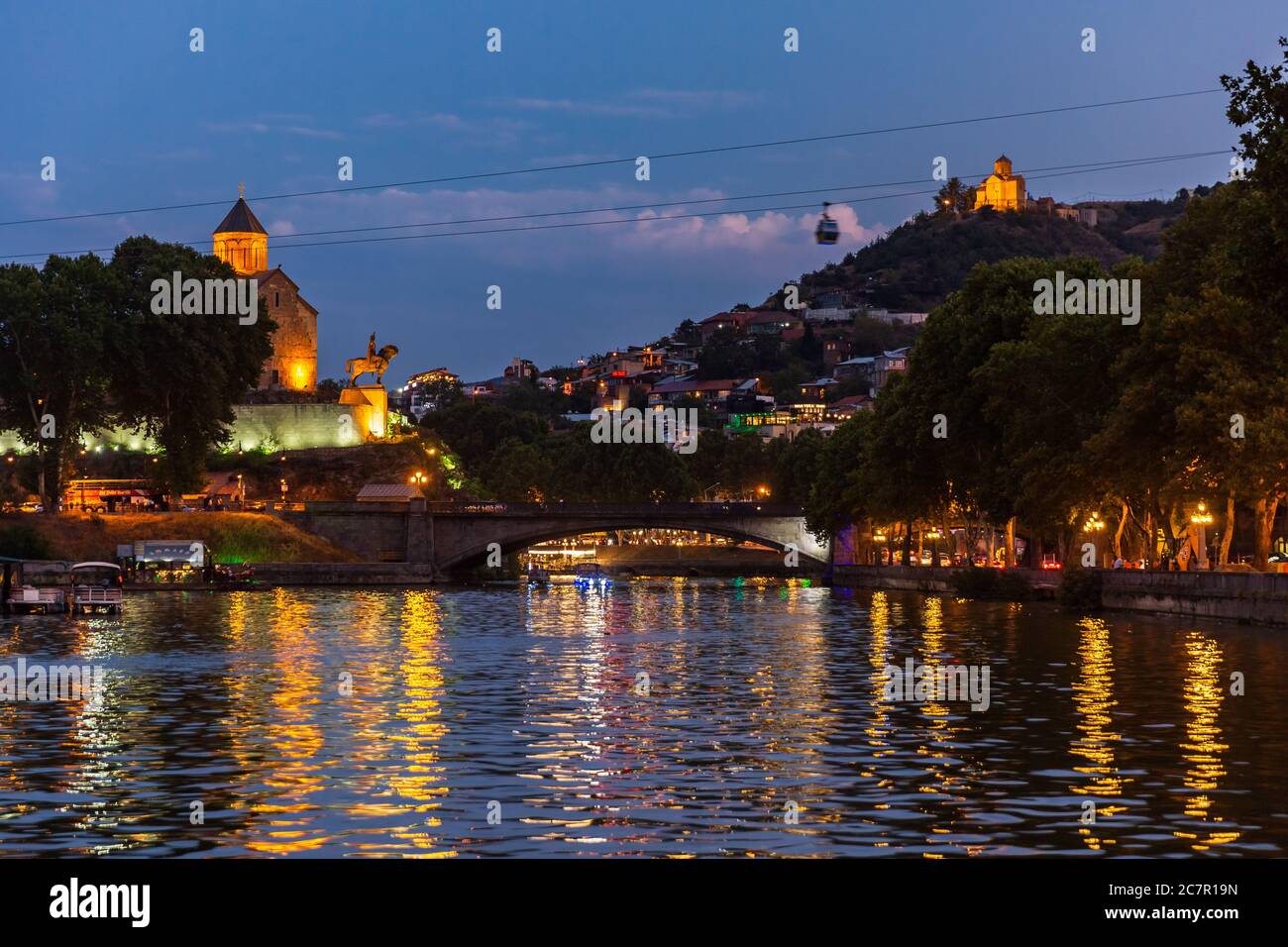 Tiflis und Kuri Fluss Stadtbild in der Nacht Hauptstadt von Georgien Osteuropa Stockfoto