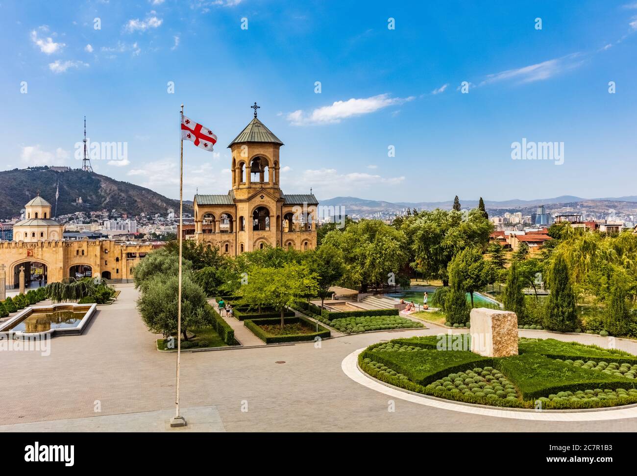 Tiflis , Georgien - 26. August 2019 : Kirche der Heiligen Dreifaltigkeit Esplanade Wahrzeichen Stockfoto