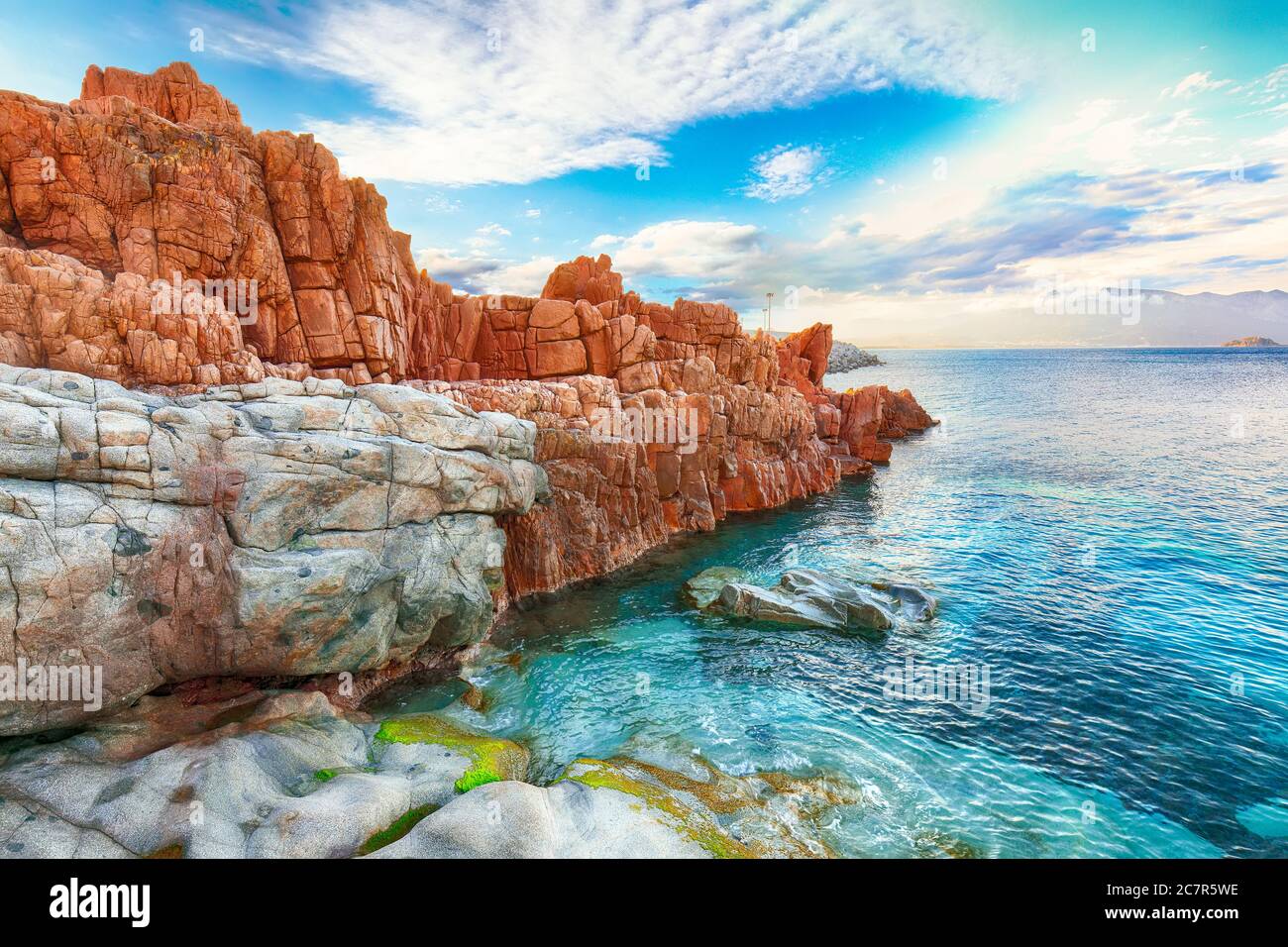 Tolle Sonnenuntergangsansicht der Red Rocks (genannt "Rocce Rosse") in Arbatax. Lage: Arbatax, Provinz Ogliastra, Capo Bellavista, Sardinien, Italien, Euro Stockfoto